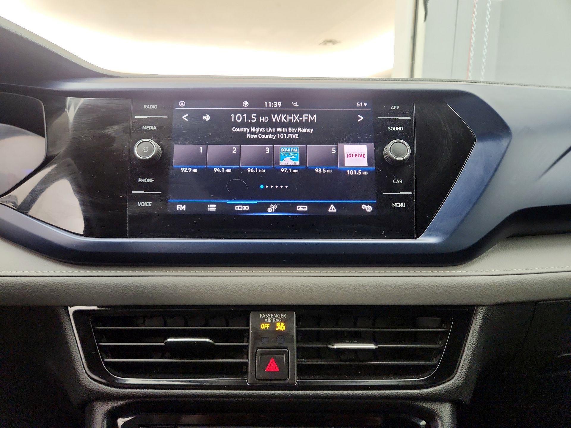 Thumbnail: 2024 Volkswagen Taos - 15