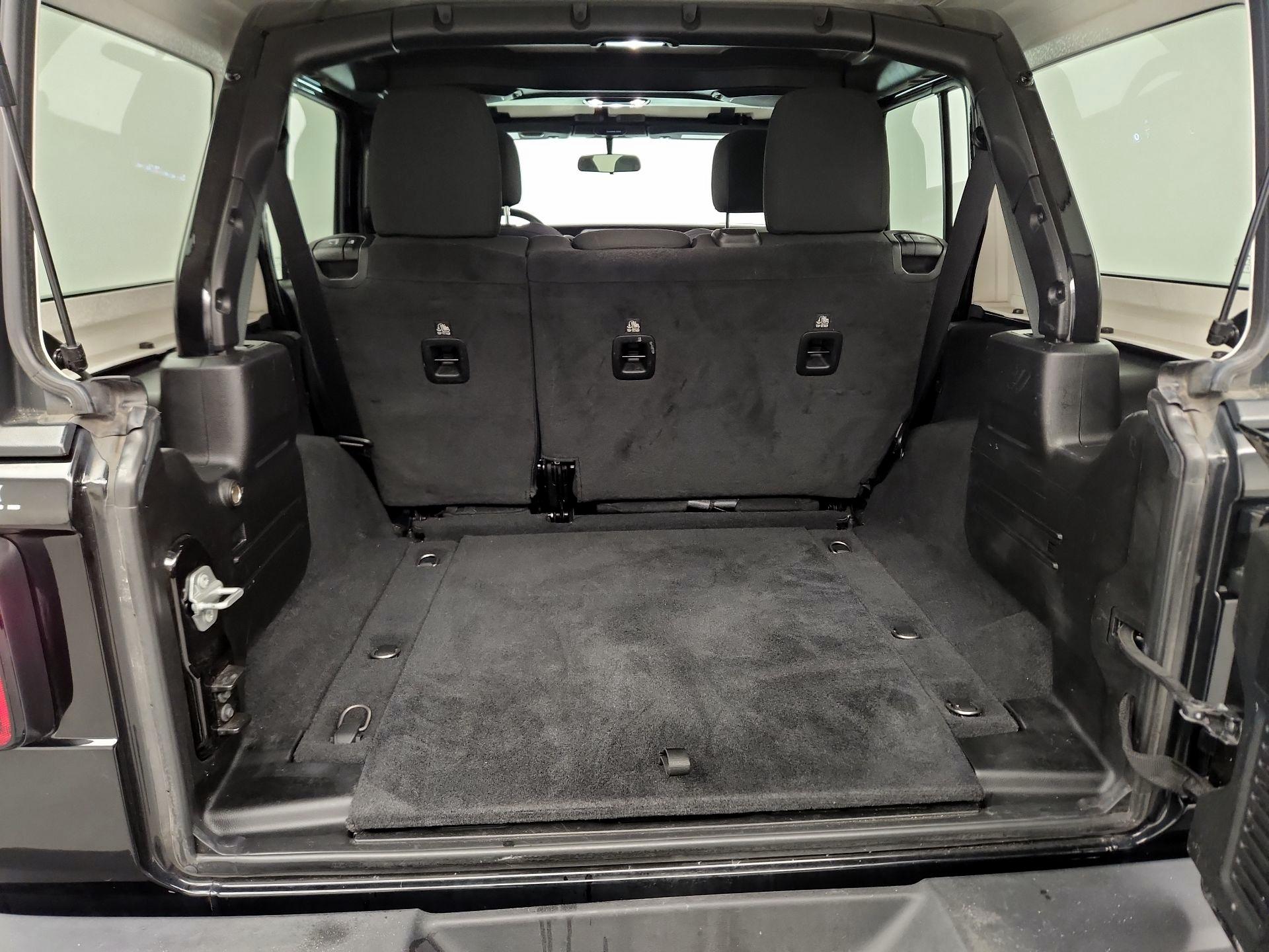 Thumbnail: 2021 Jeep Wrangler - 20