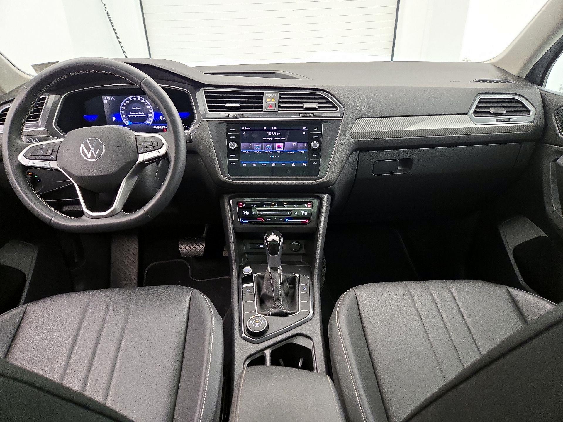 Thumbnail: 2023 Volkswagen Tiguan - 9