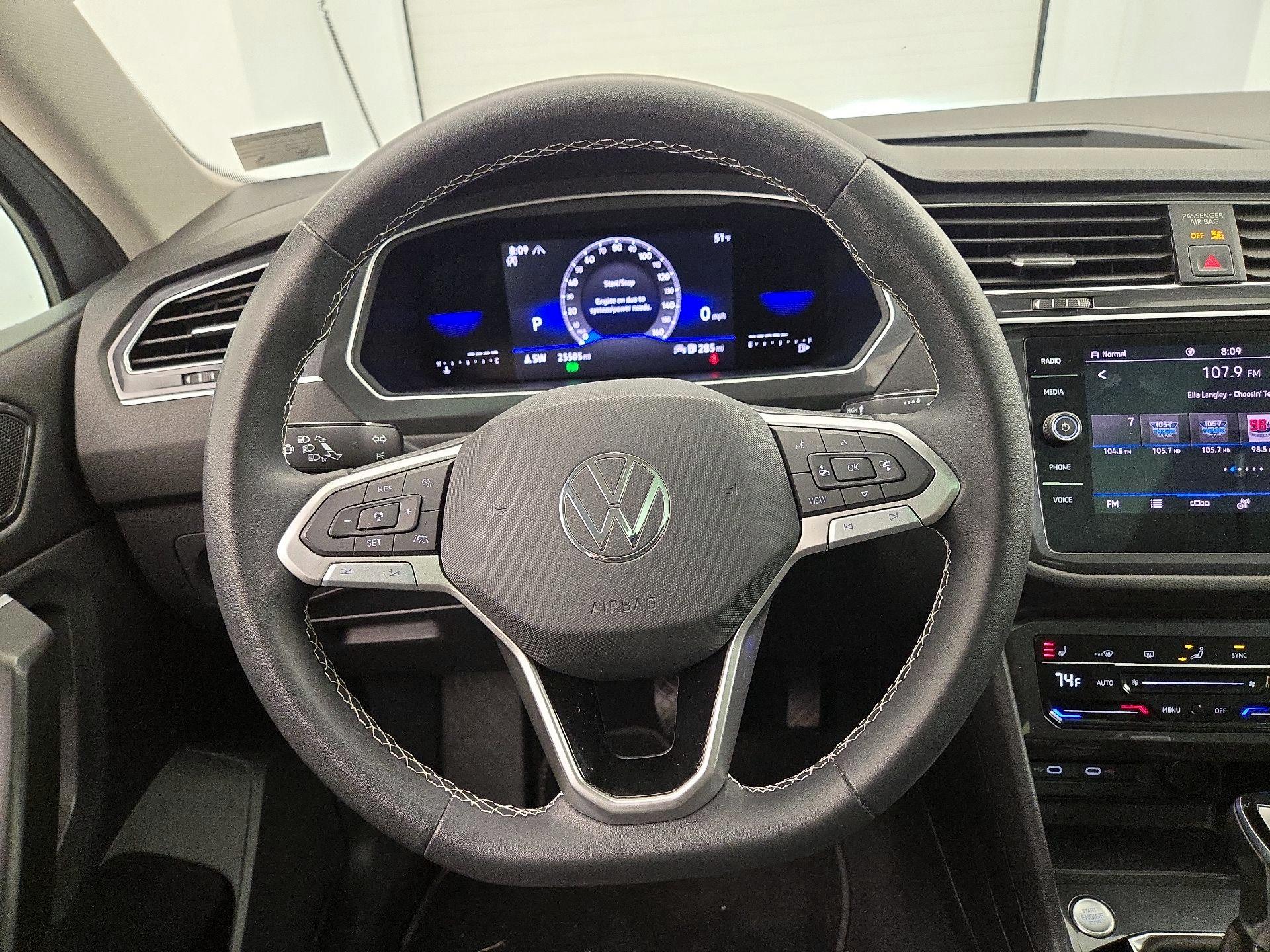 Thumbnail: 2023 Volkswagen Tiguan - 10