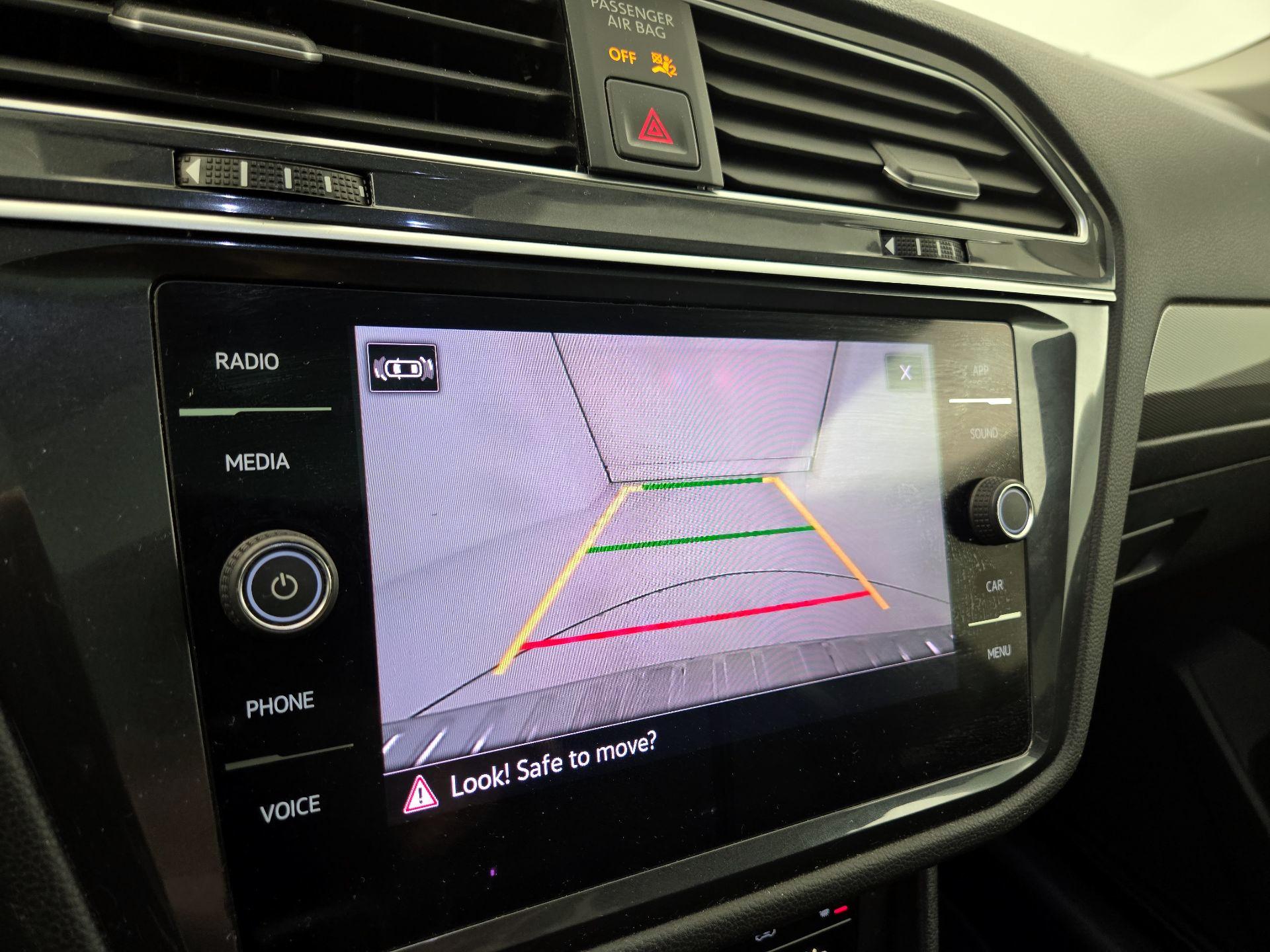 Thumbnail: 2023 Volkswagen Tiguan - 14