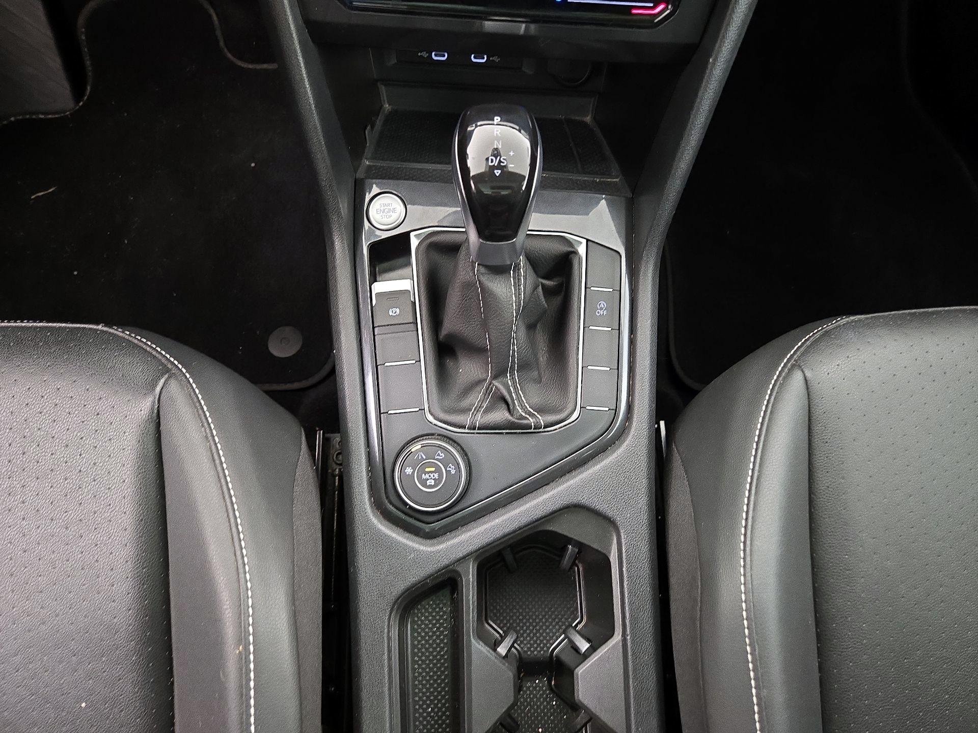 Thumbnail: 2023 Volkswagen Tiguan - 17