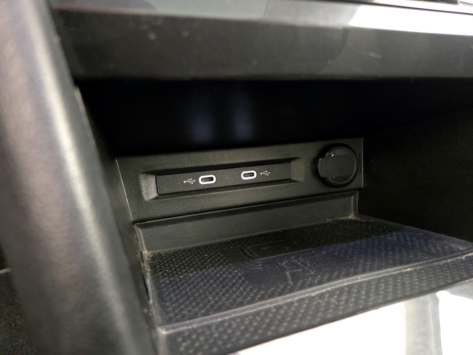 Thumbnail: 2023 Volkswagen Tiguan - 18