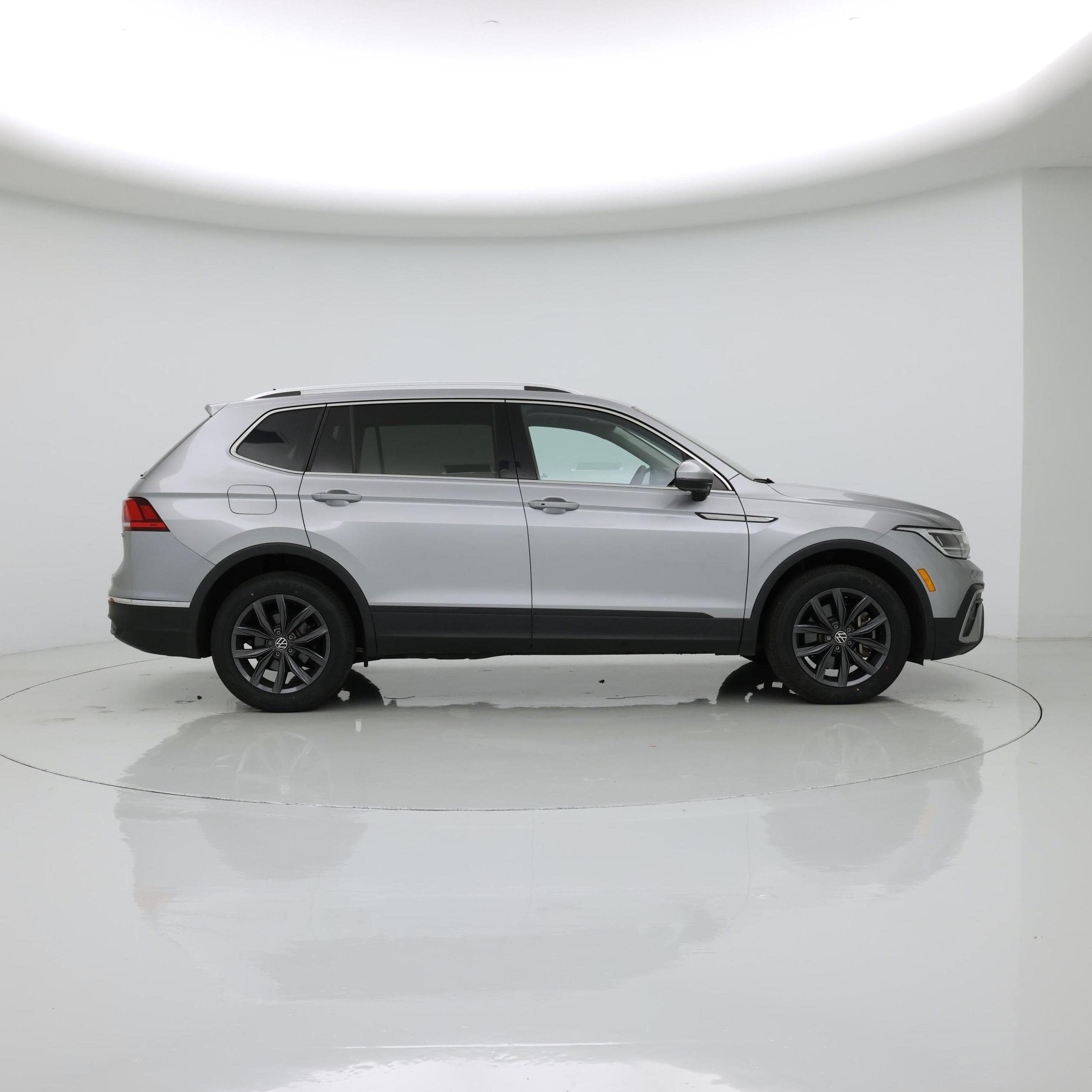 Thumbnail: 2023 Volkswagen Tiguan - 7