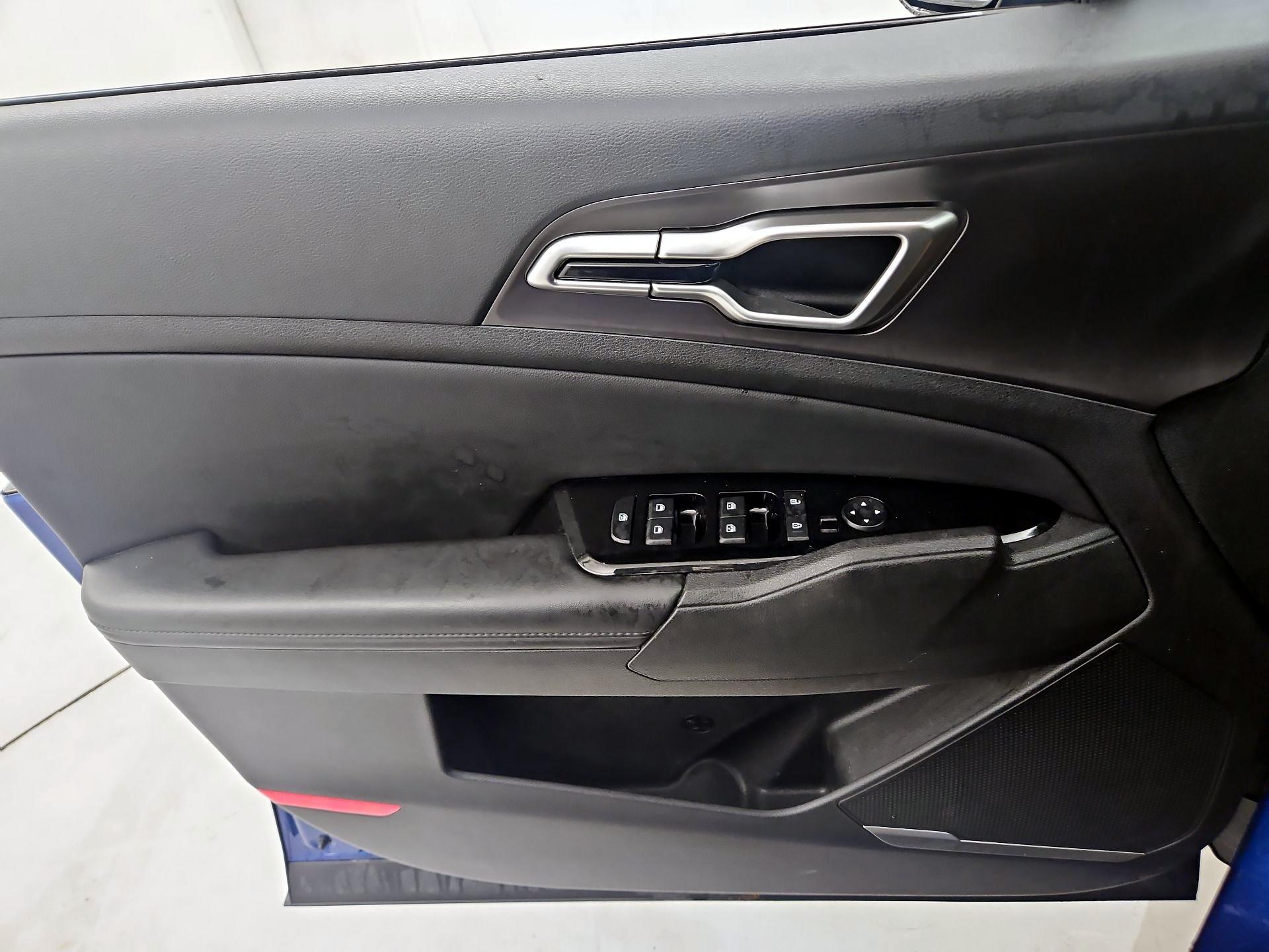 Thumbnail: 2023 Kia Sportage - 12