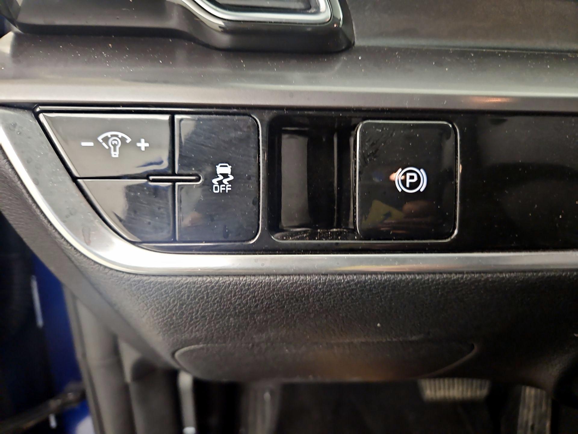 Thumbnail: 2023 Kia Sportage - 13