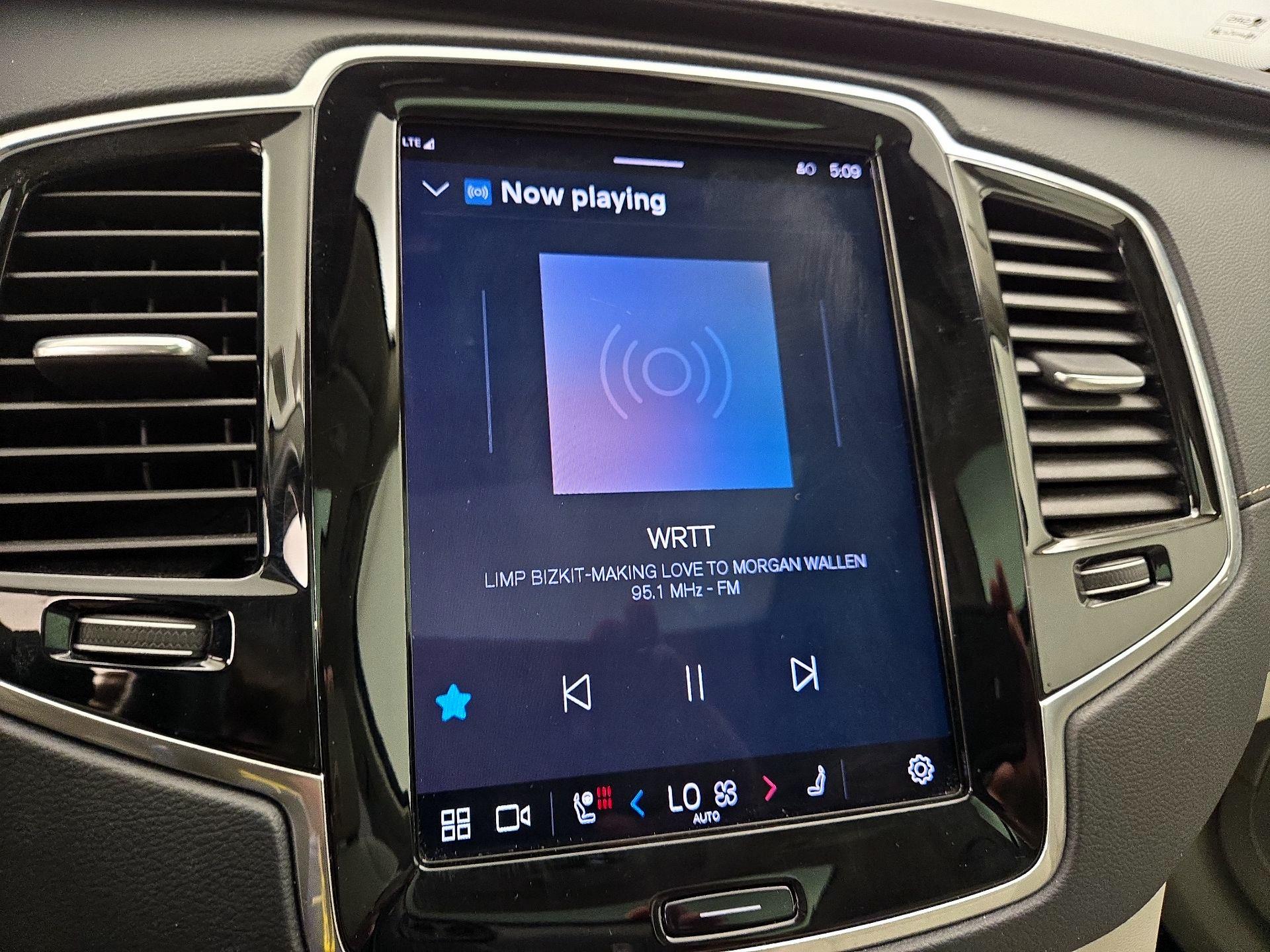 Thumbnail: 2023 Volvo XC90 - 15