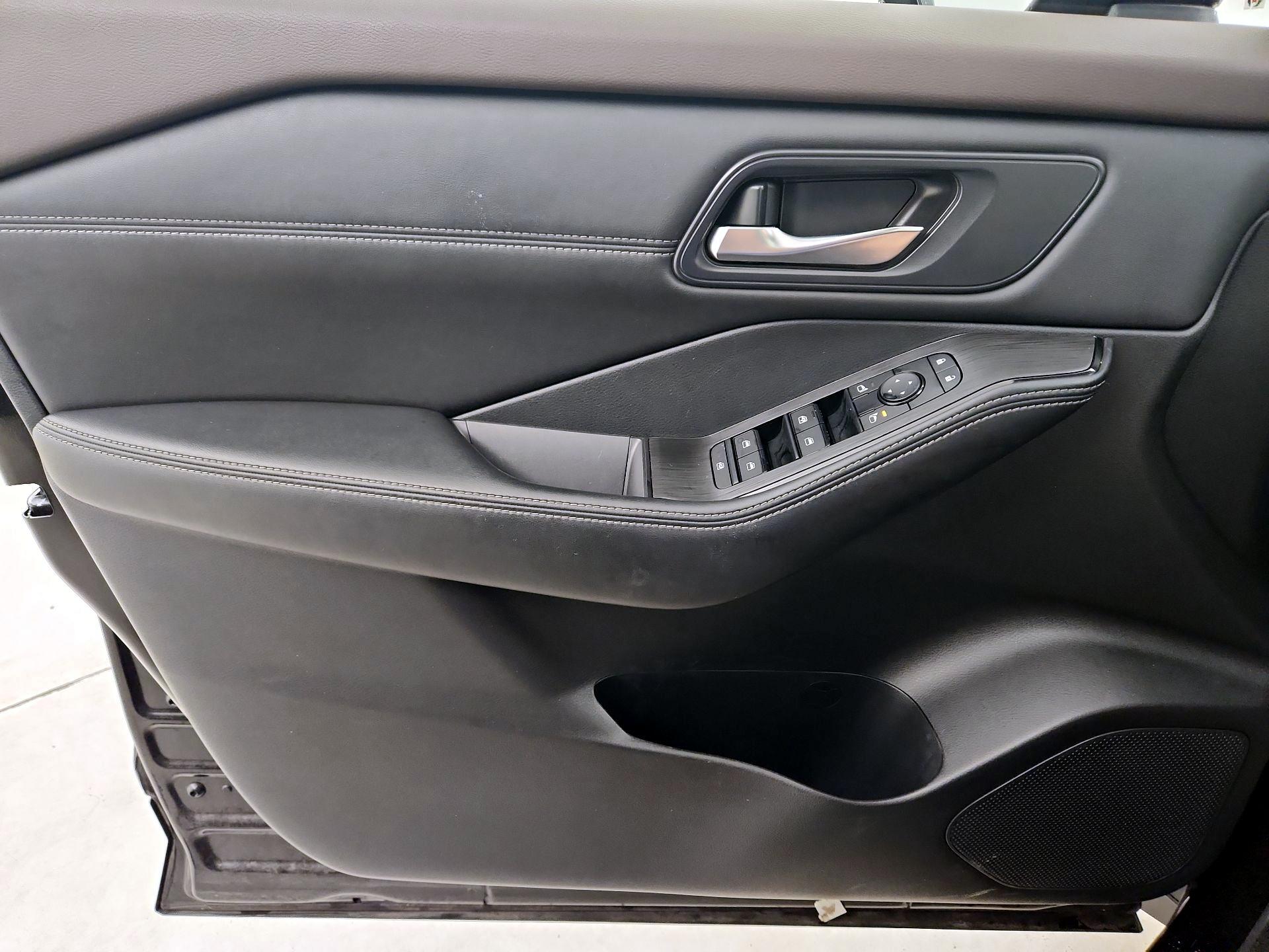 Thumbnail: 2023 Nissan Rogue - 12