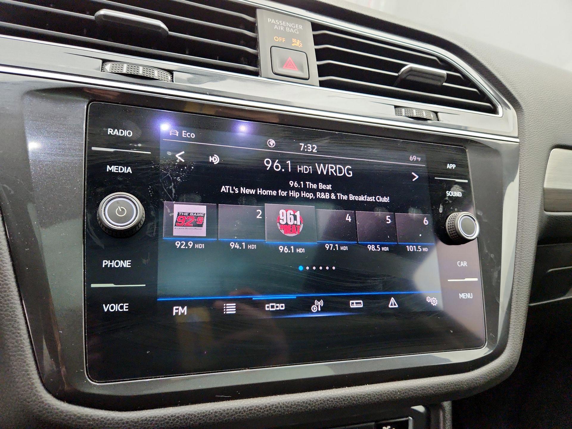 Thumbnail: 2021 Volkswagen Tiguan - 15