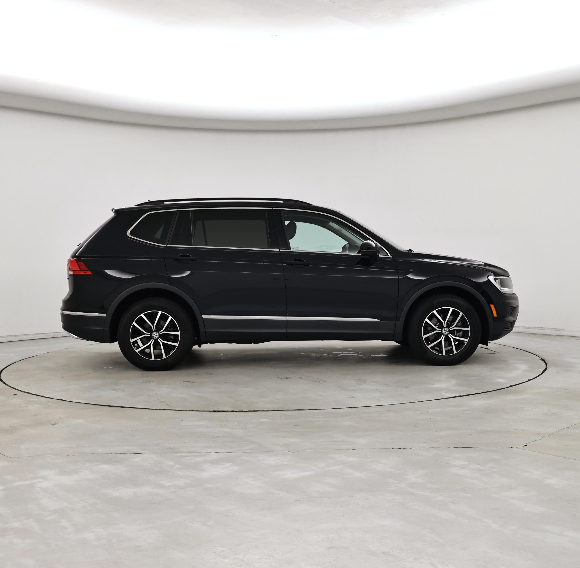 Thumbnail: 2021 Volkswagen Tiguan - 7