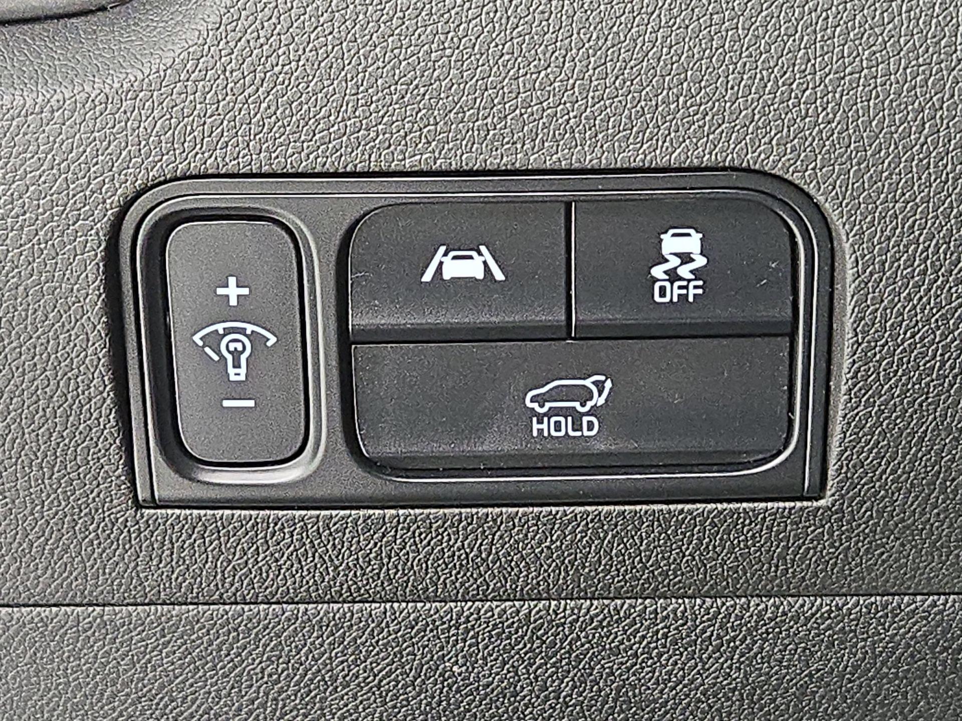 Thumbnail: 2023 Kia Sorento - 13