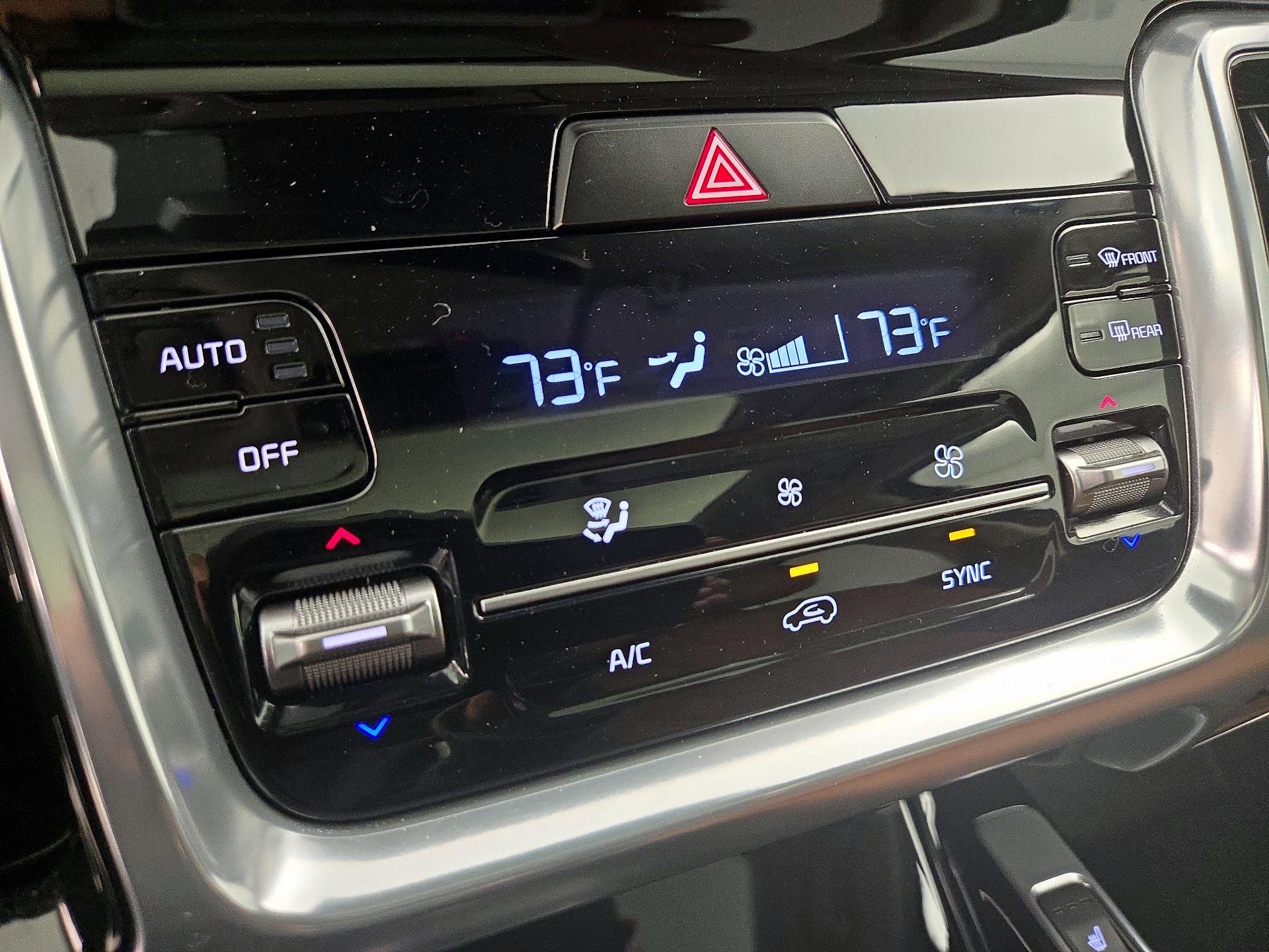 Thumbnail: 2023 Kia Sorento - 17