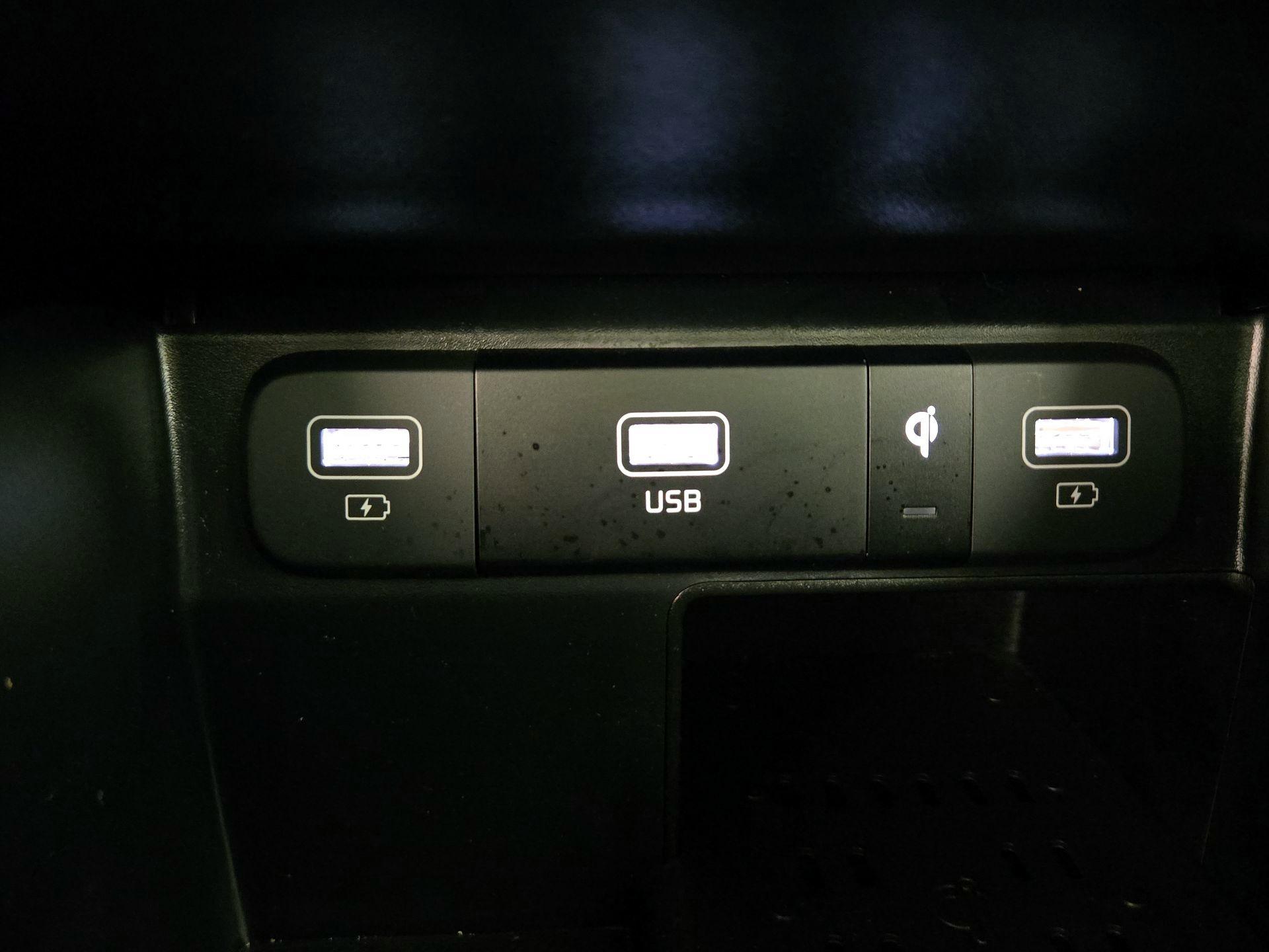 Thumbnail: 2023 Kia Sorento - 19