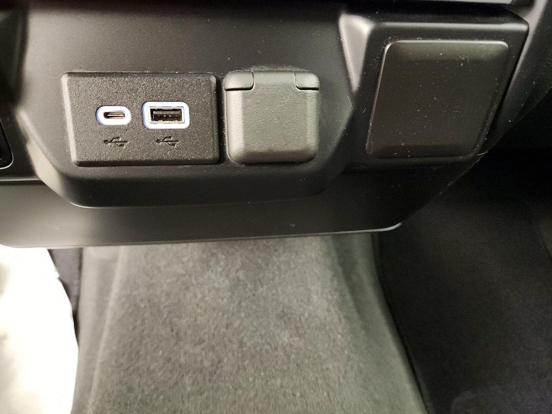 Thumbnail: 2021 Chevrolet Silverado 1500 - 18