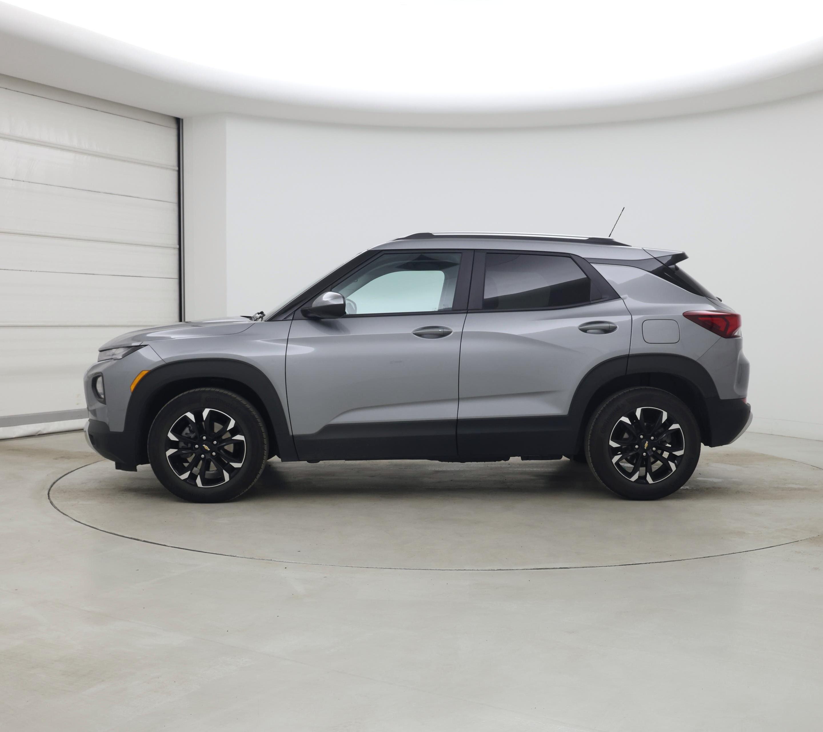 Thumbnail: 2023 Chevrolet TrailBlazer - 3