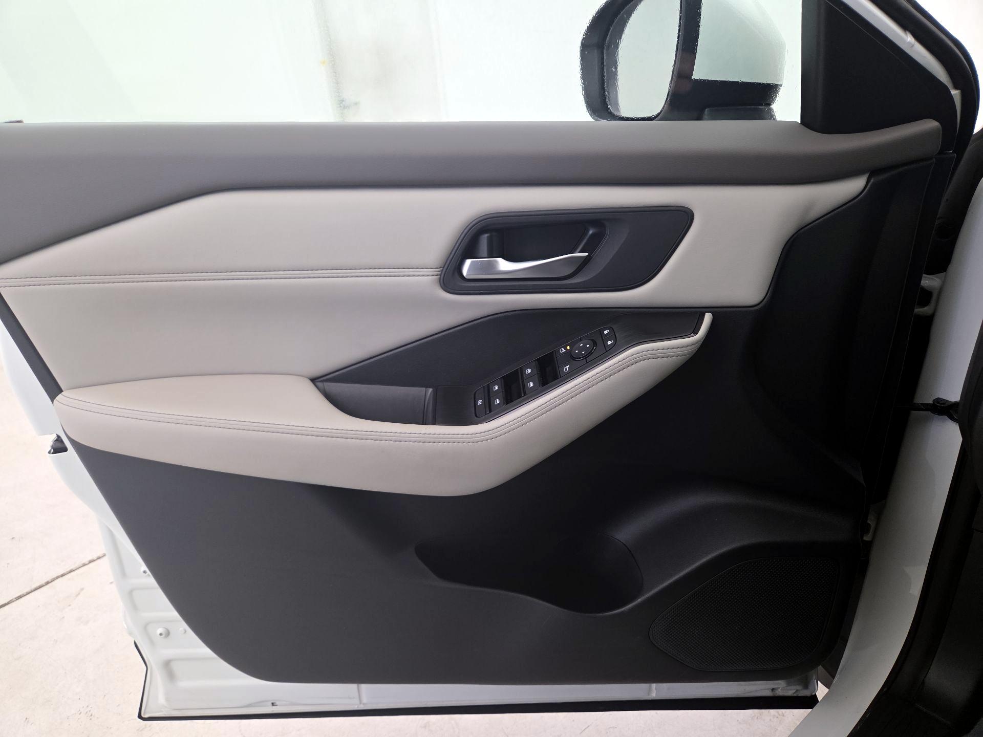 Thumbnail: 2023 Nissan Rogue - 12