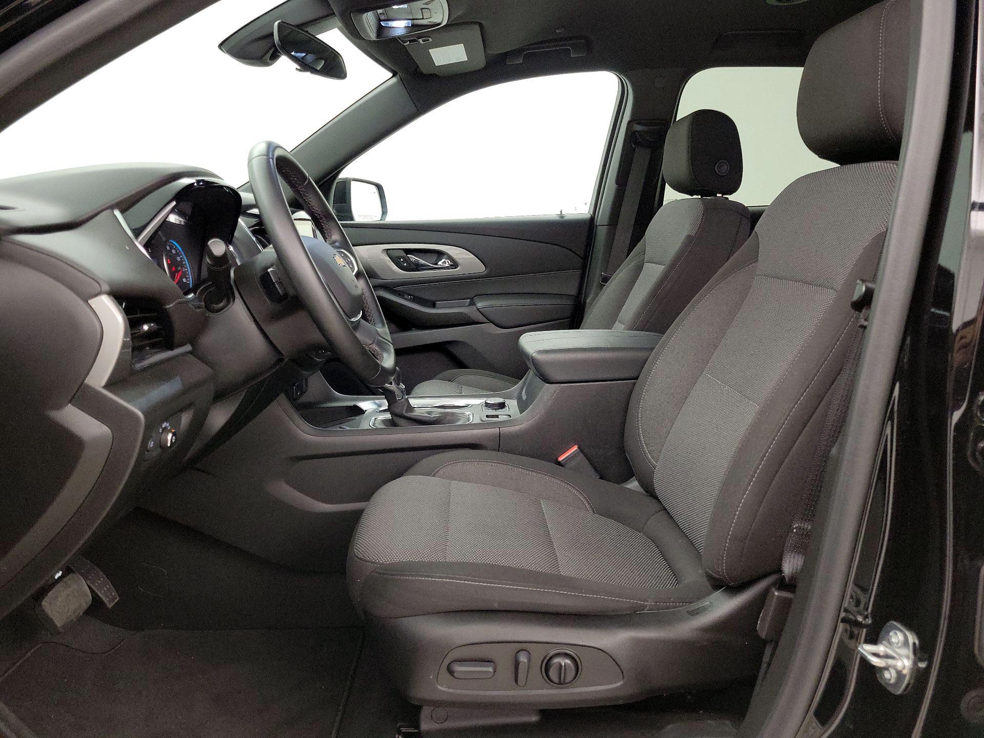 Thumbnail: 2023 Chevrolet Traverse - 11