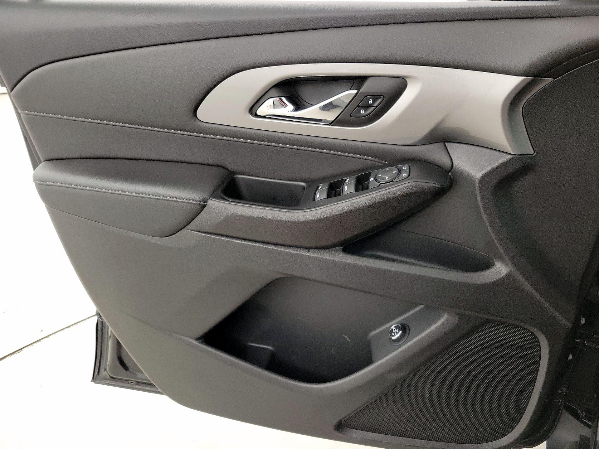 Thumbnail: 2023 Chevrolet Traverse - 12