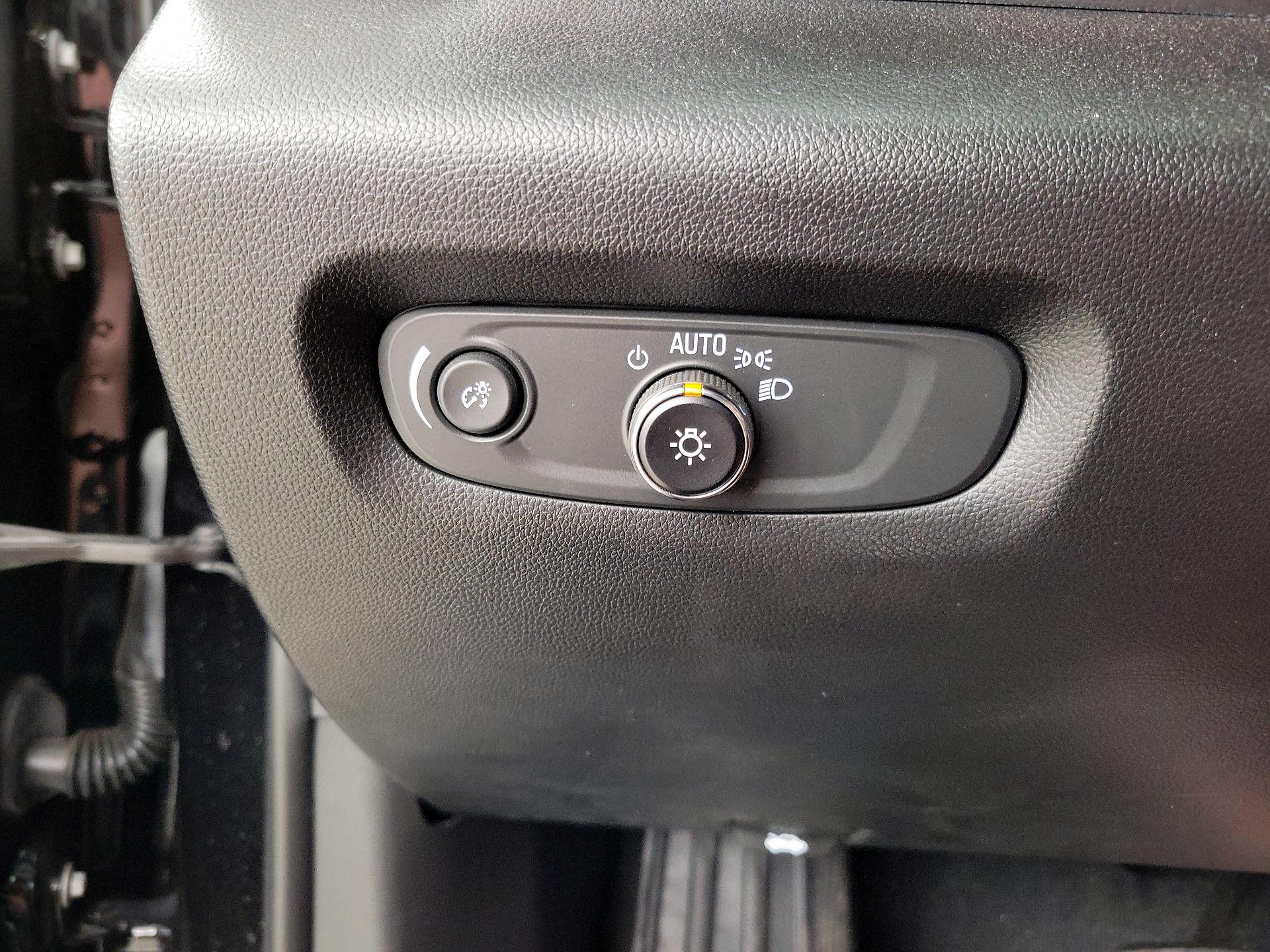 Thumbnail: 2023 Chevrolet Traverse - 13