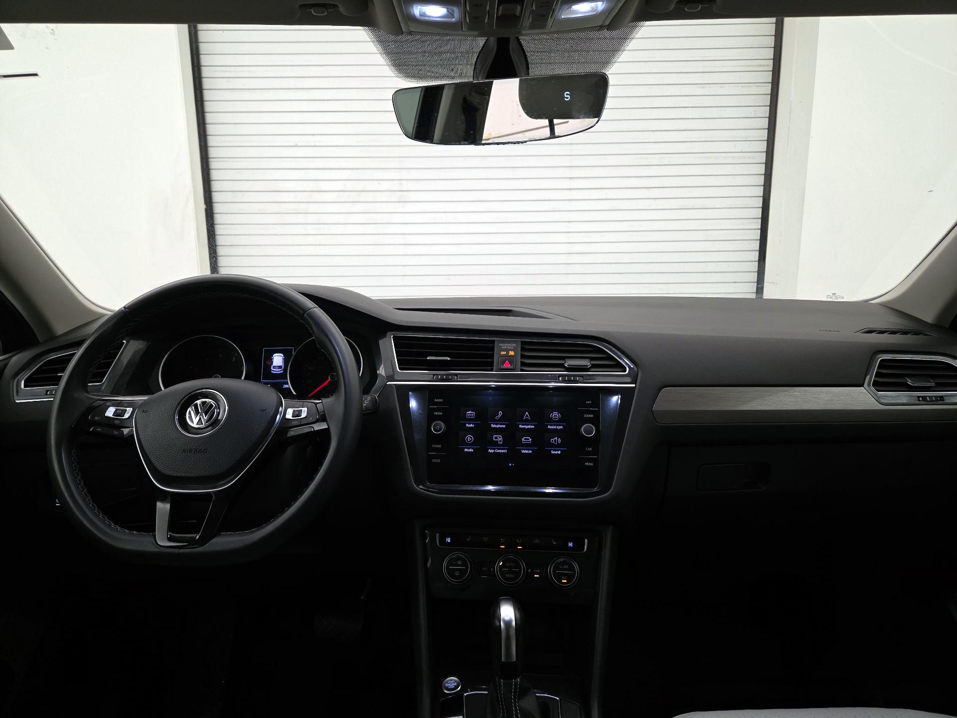 Thumbnail: 2021 Volkswagen Tiguan - 9