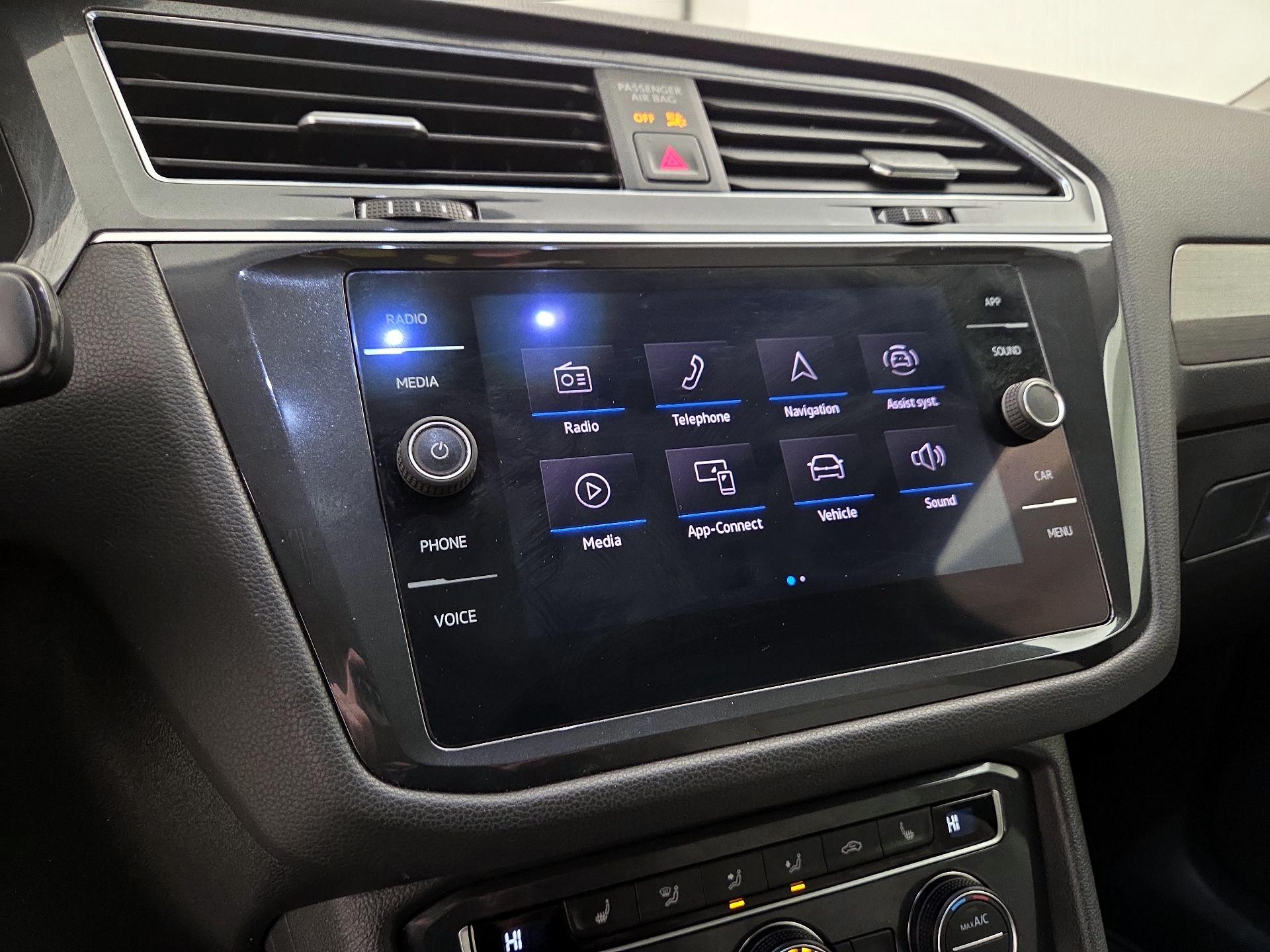 Thumbnail: 2021 Volkswagen Tiguan - 14