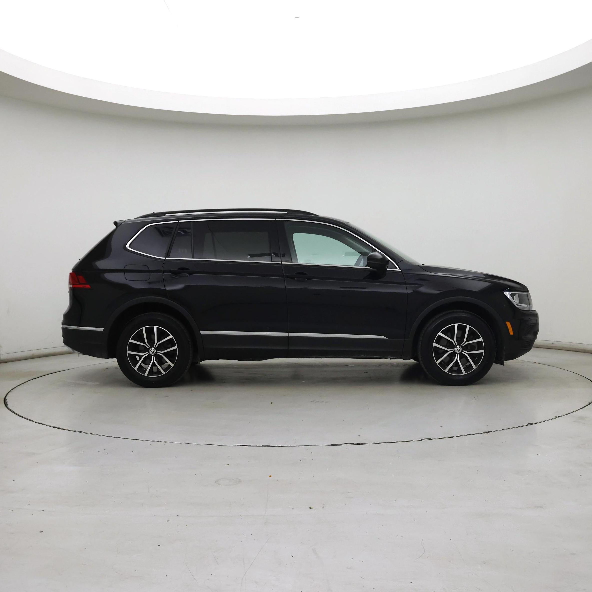 Thumbnail: 2021 Volkswagen Tiguan - 7