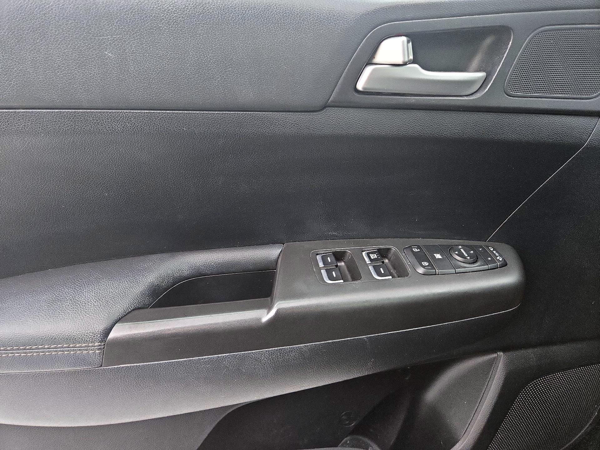 Thumbnail: 2022 Kia Sportage - 12