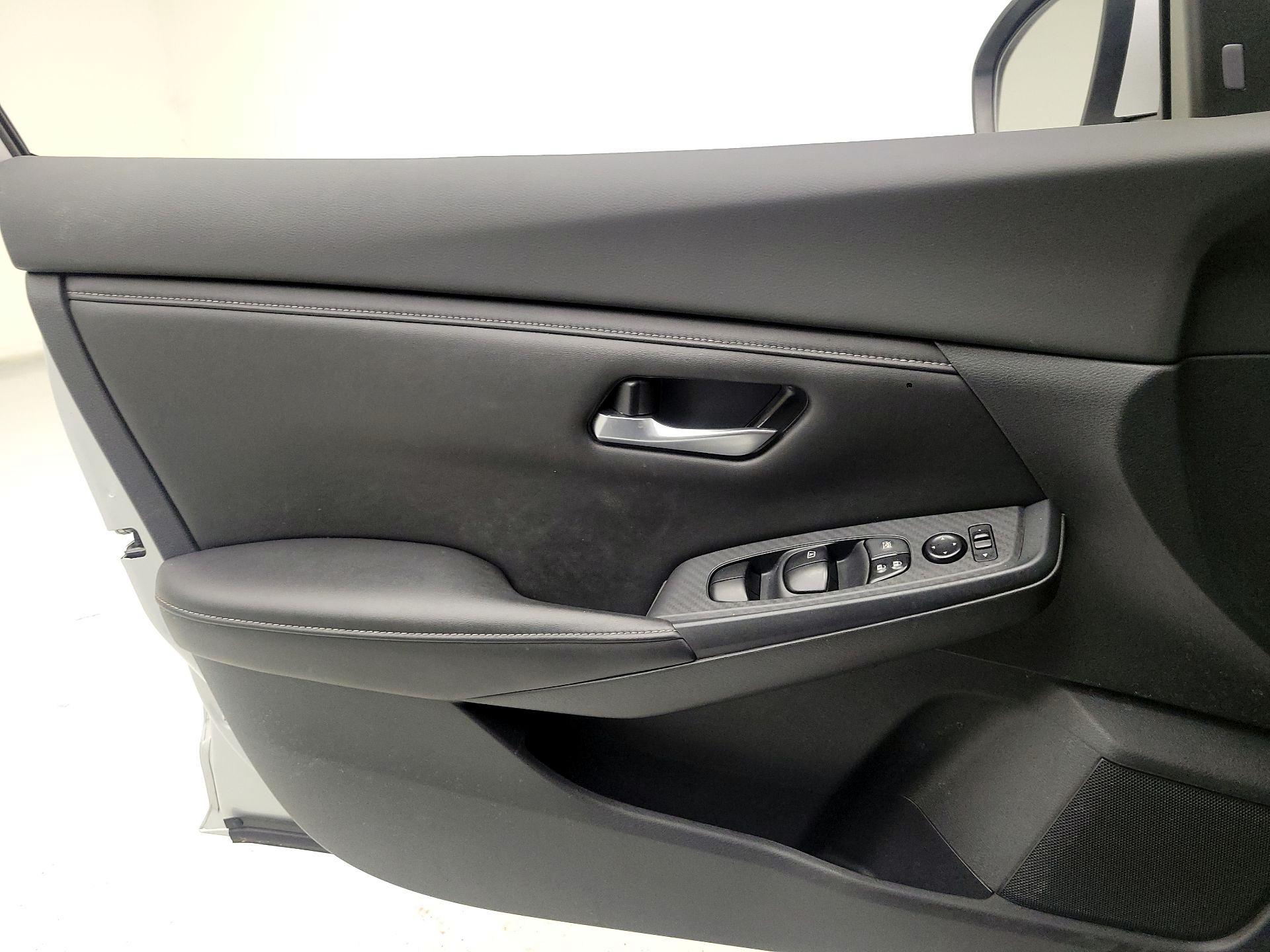 Thumbnail: 2022 Nissan Sentra - 10