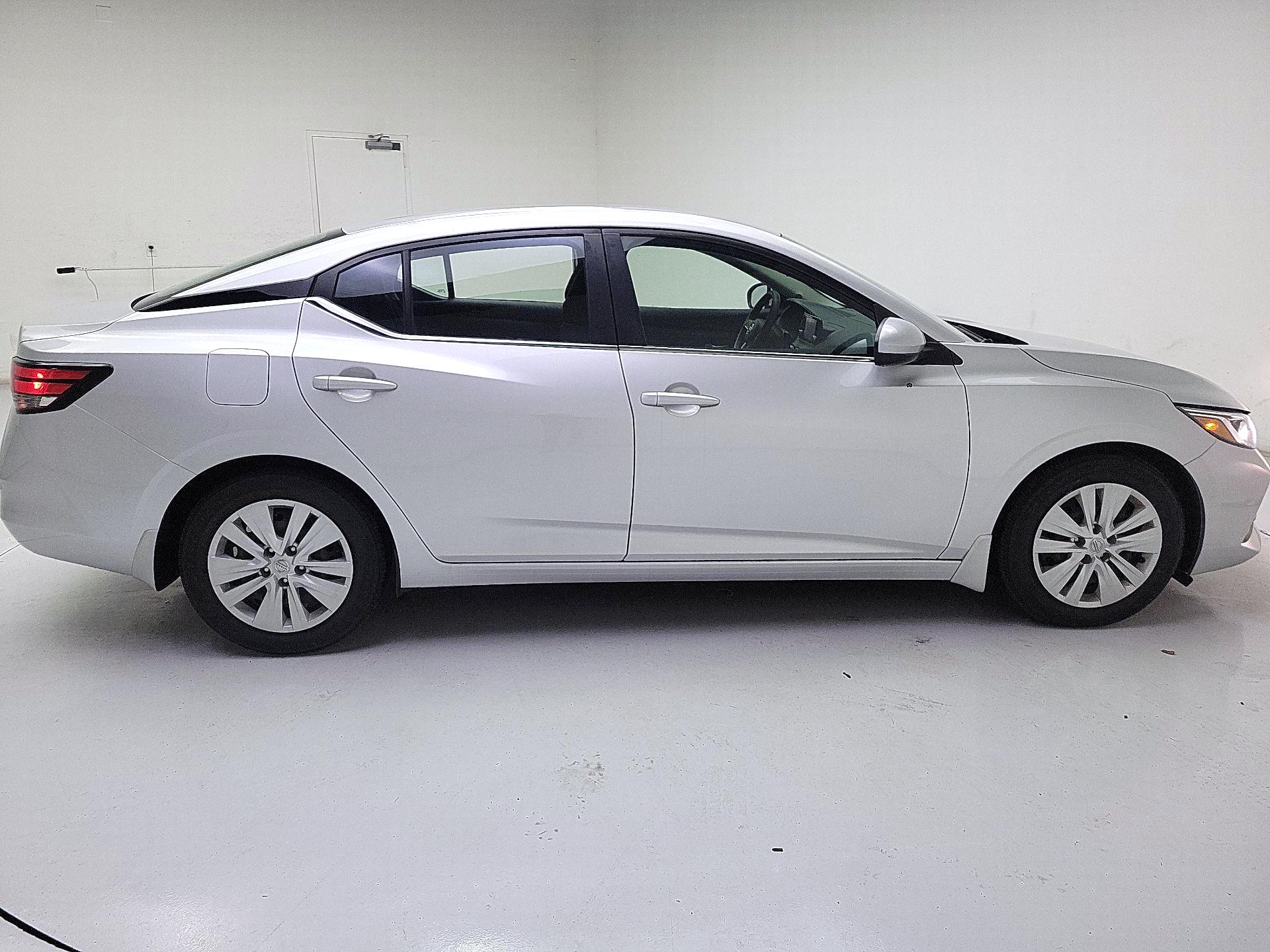 Thumbnail: 2022 Nissan Sentra - 4