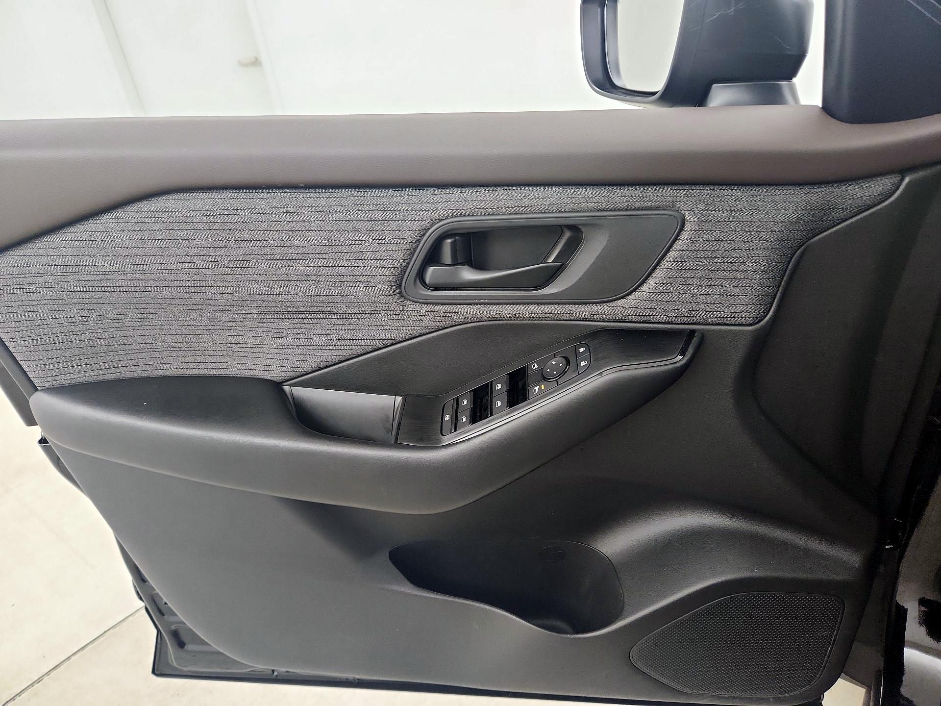 Thumbnail: 2023 Nissan Rogue - 12