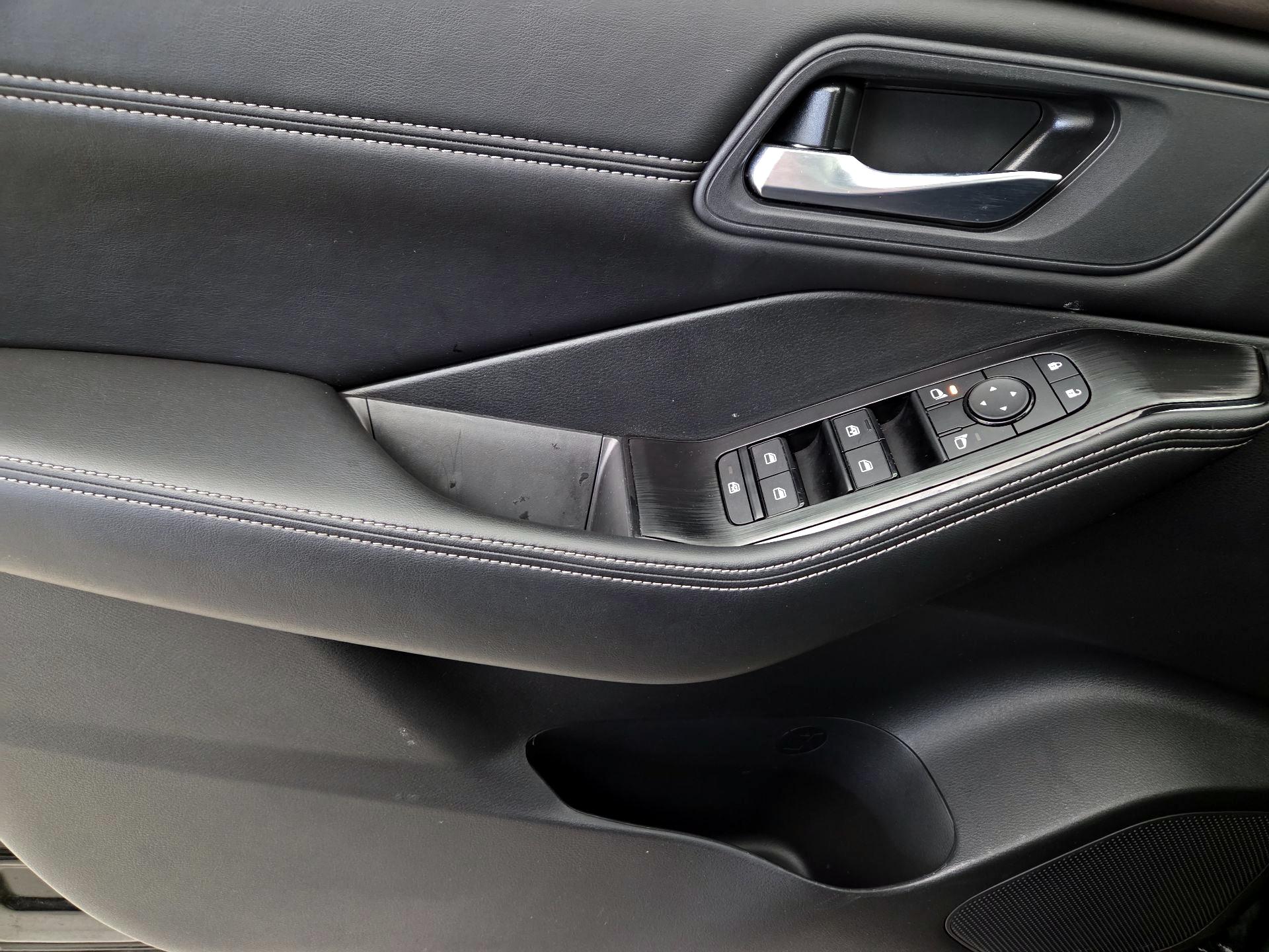 Thumbnail: 2023 Nissan Rogue - 12