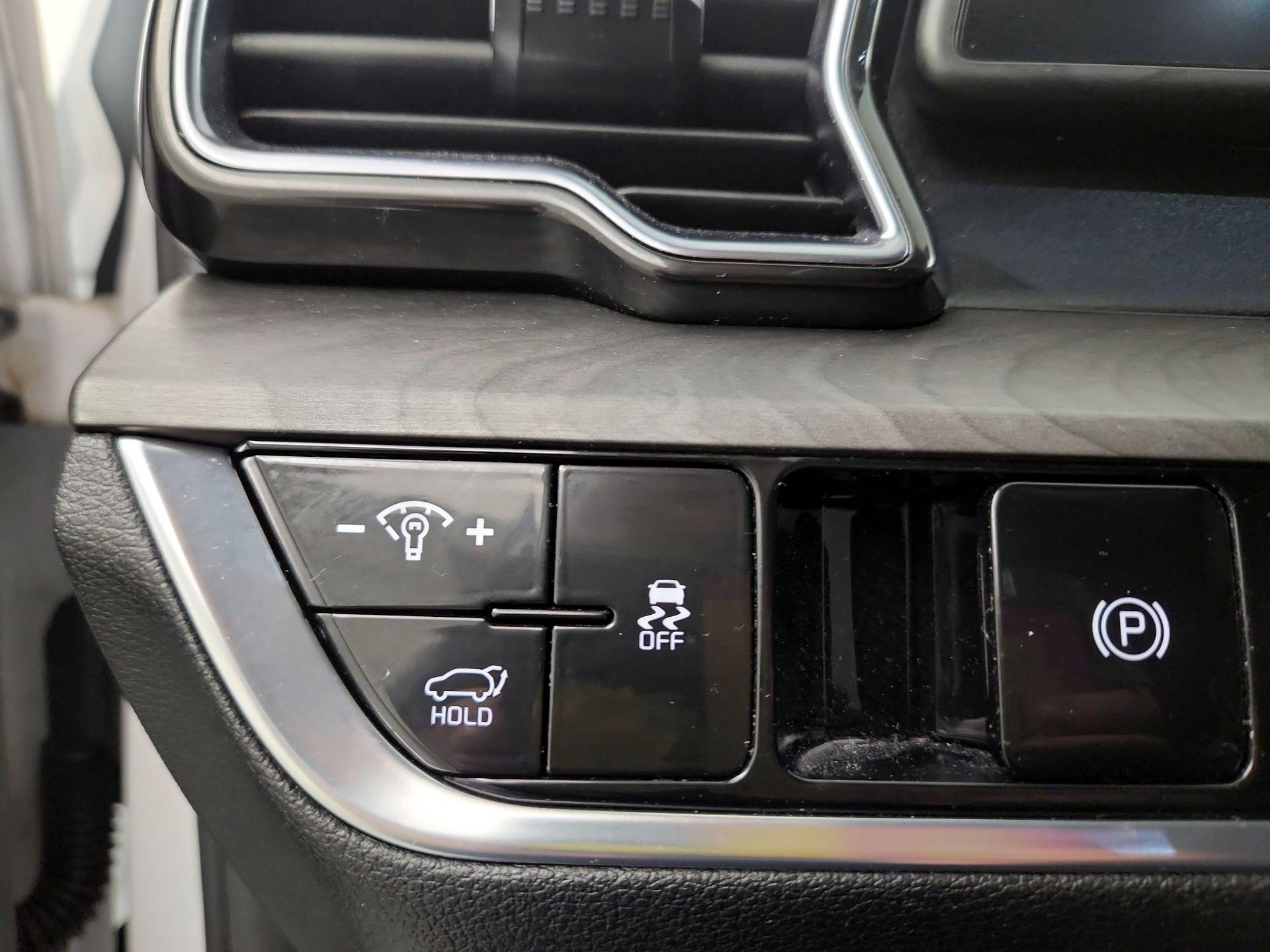 Thumbnail: 2023 Kia Sportage - 11