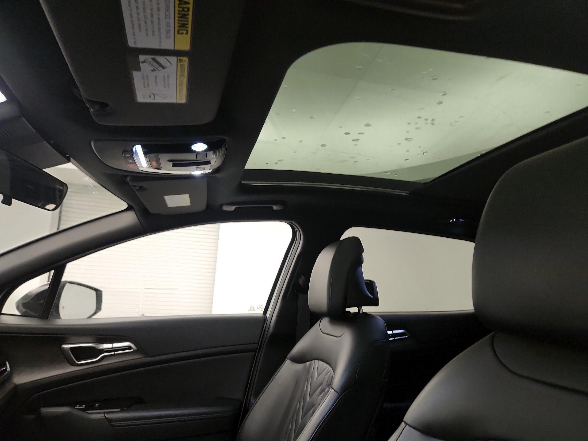 Thumbnail: 2023 Kia Sportage - 18