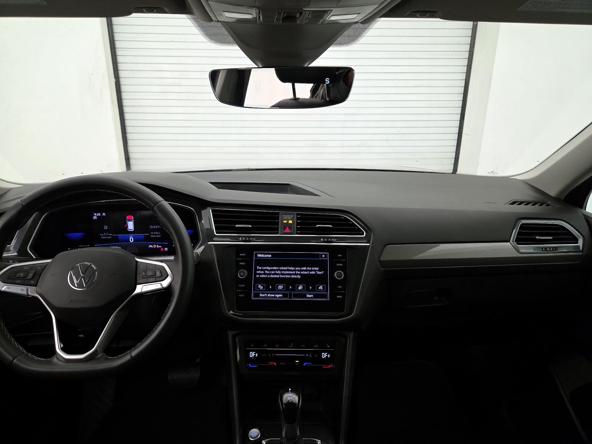 Thumbnail: 2022 Volkswagen Tiguan - 9