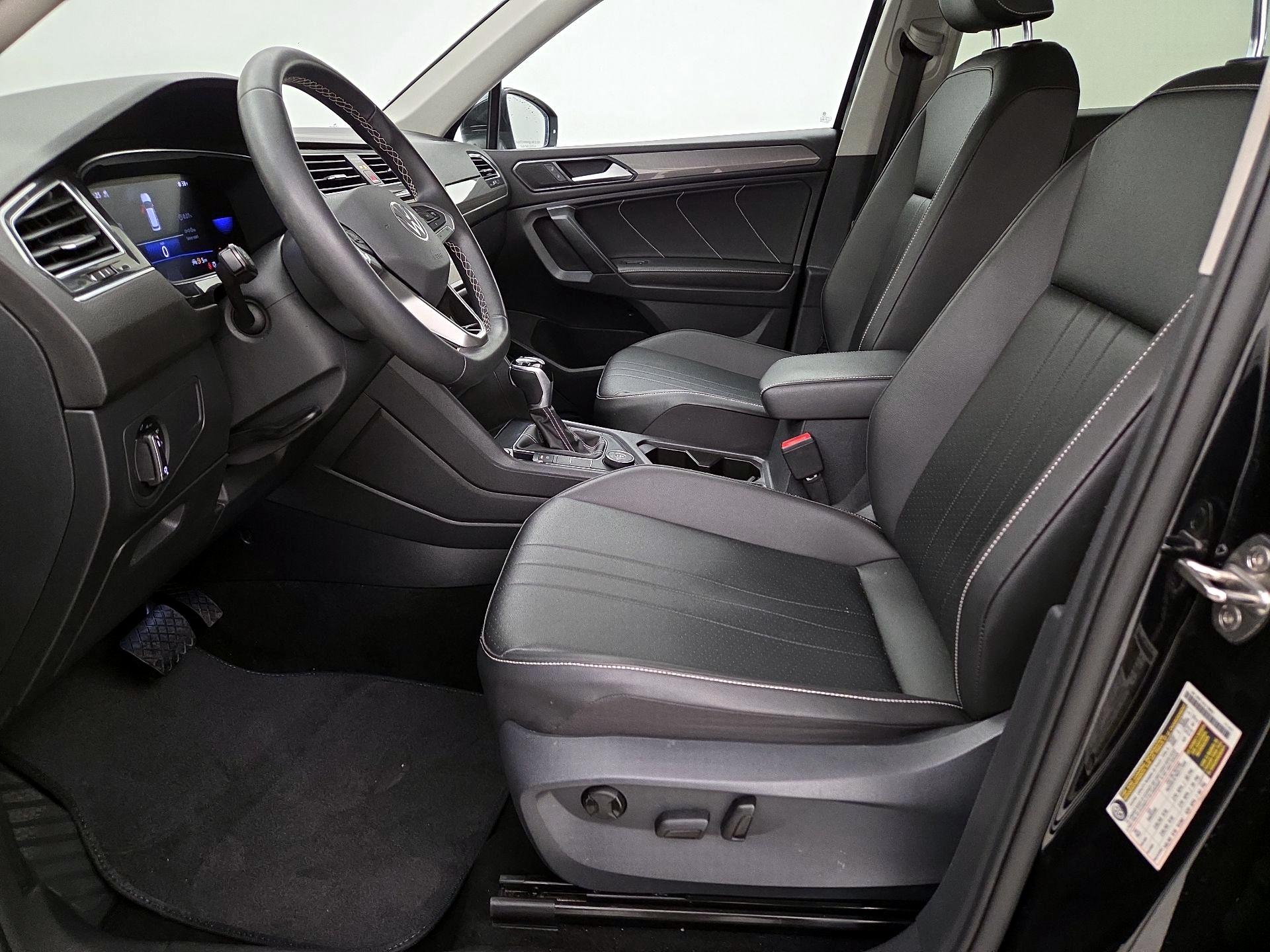 Thumbnail: 2022 Volkswagen Tiguan - 11