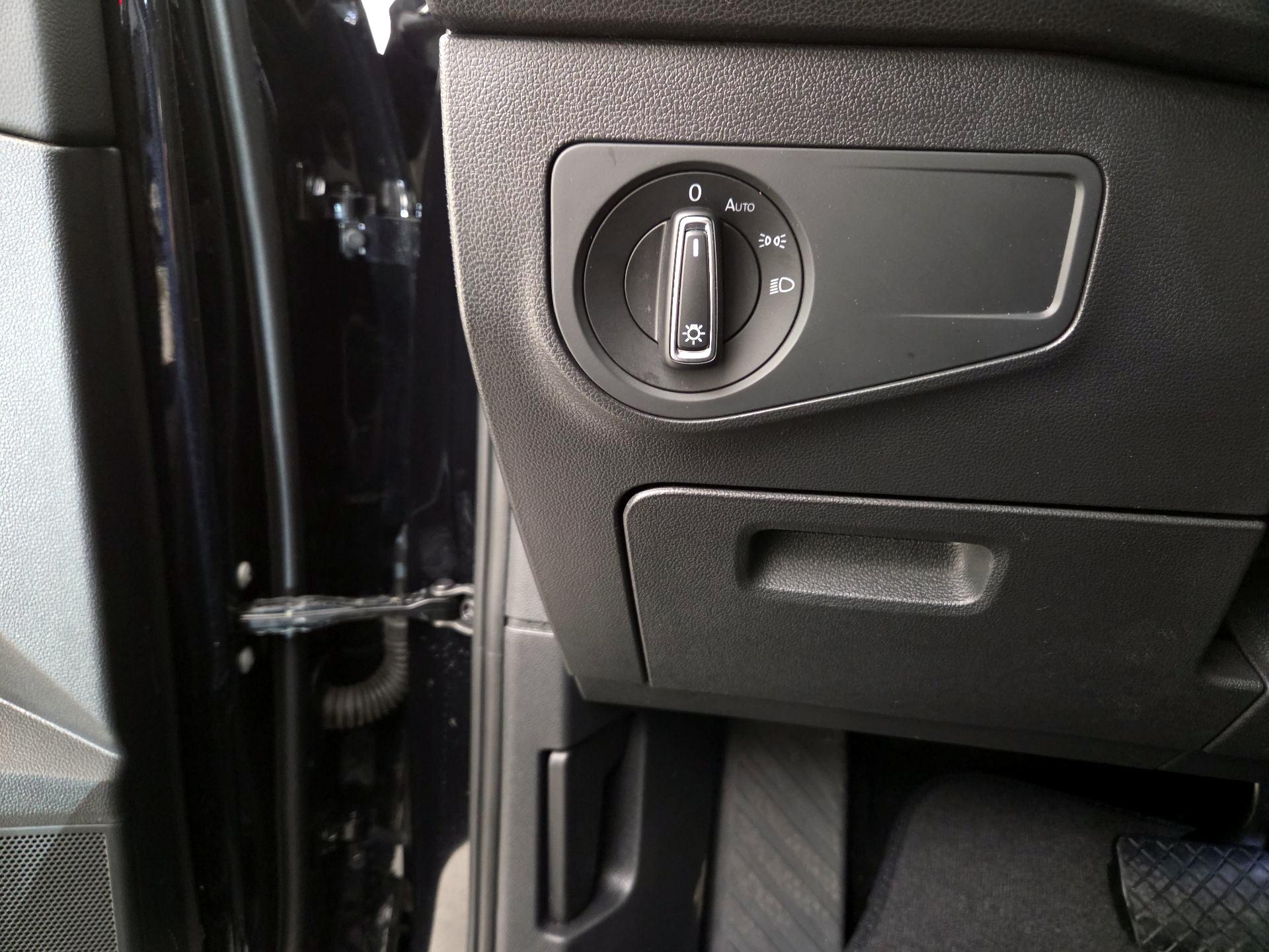 Thumbnail: 2022 Volkswagen Tiguan - 13