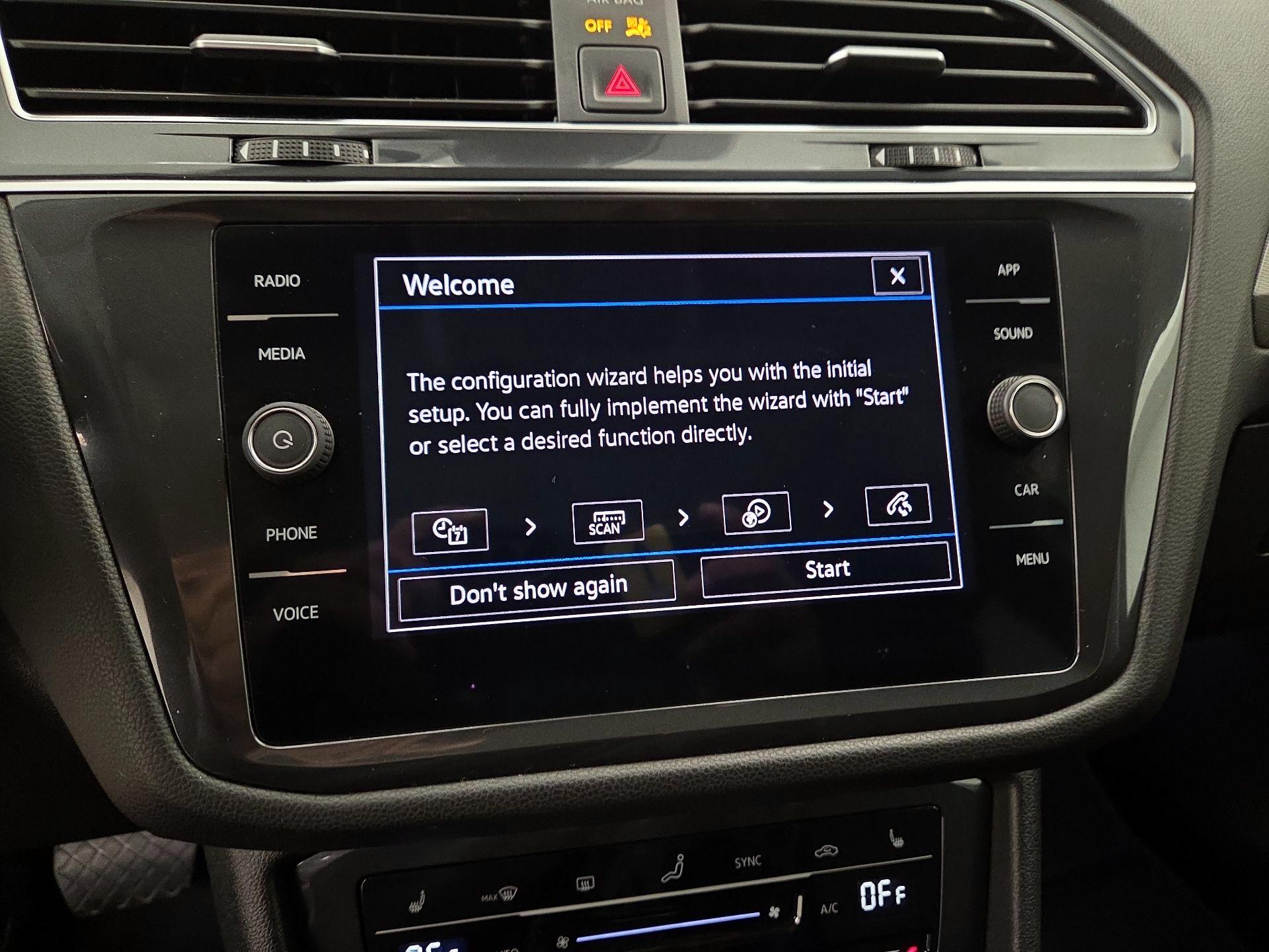 Thumbnail: 2022 Volkswagen Tiguan - 15