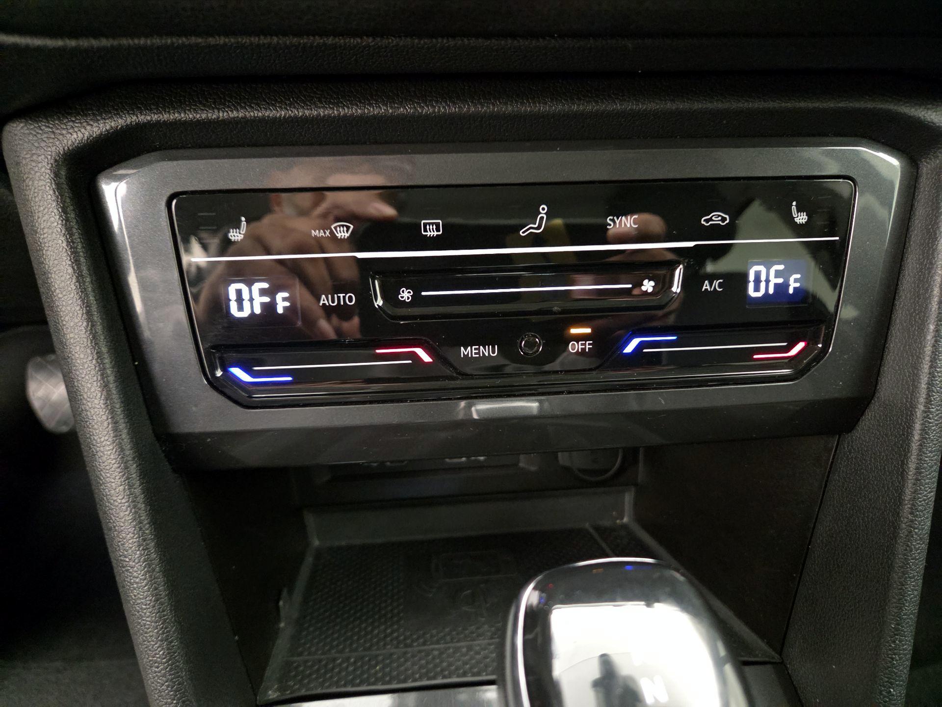 Thumbnail: 2022 Volkswagen Tiguan - 16