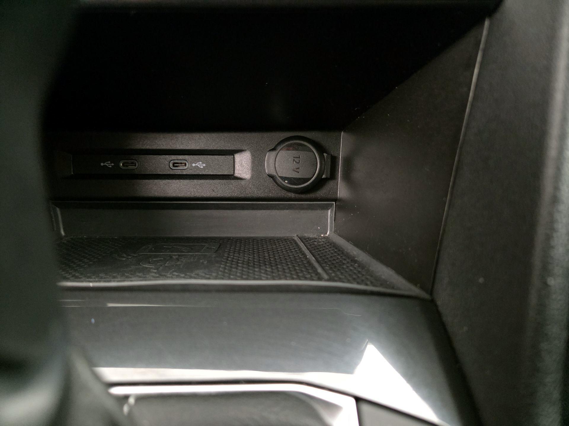 Thumbnail: 2022 Volkswagen Tiguan - 18