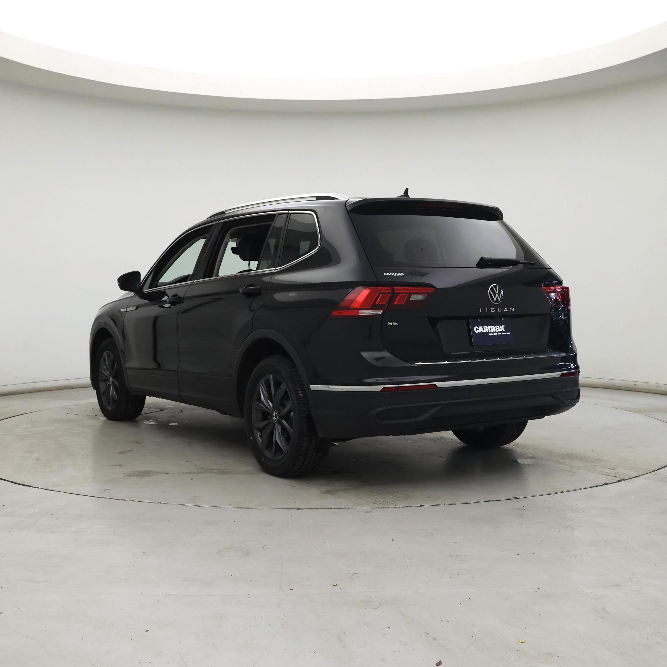 Thumbnail: 2022 Volkswagen Tiguan - 2