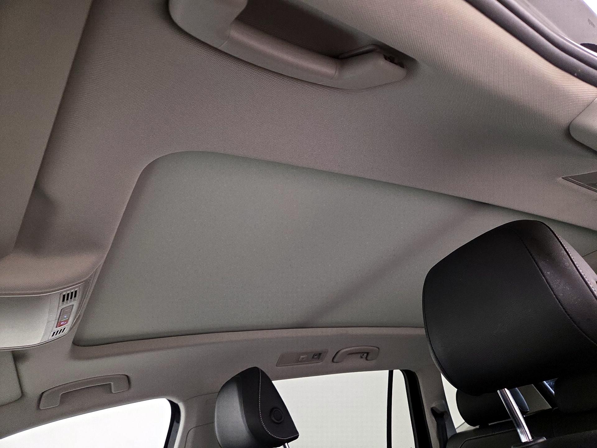 Thumbnail: 2022 Volkswagen Tiguan - 19