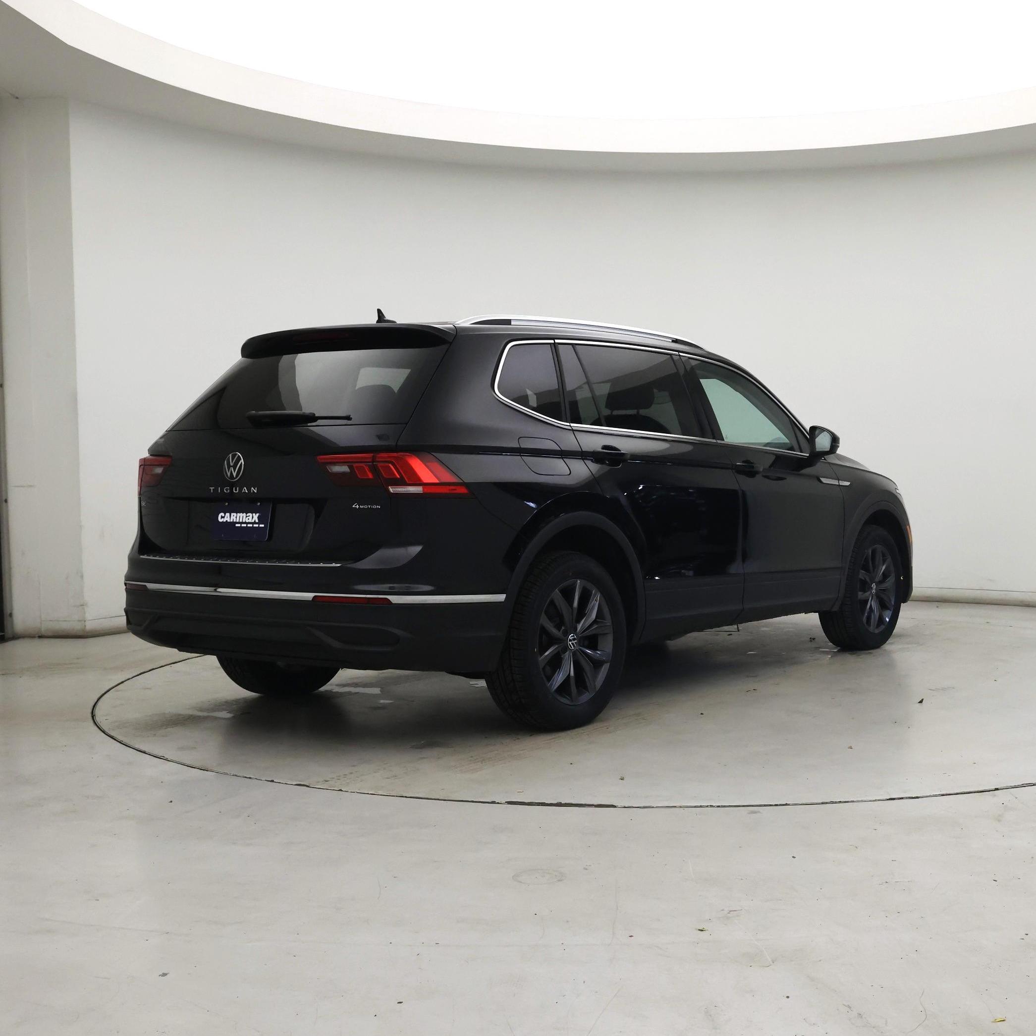 Thumbnail: 2022 Volkswagen Tiguan - 8