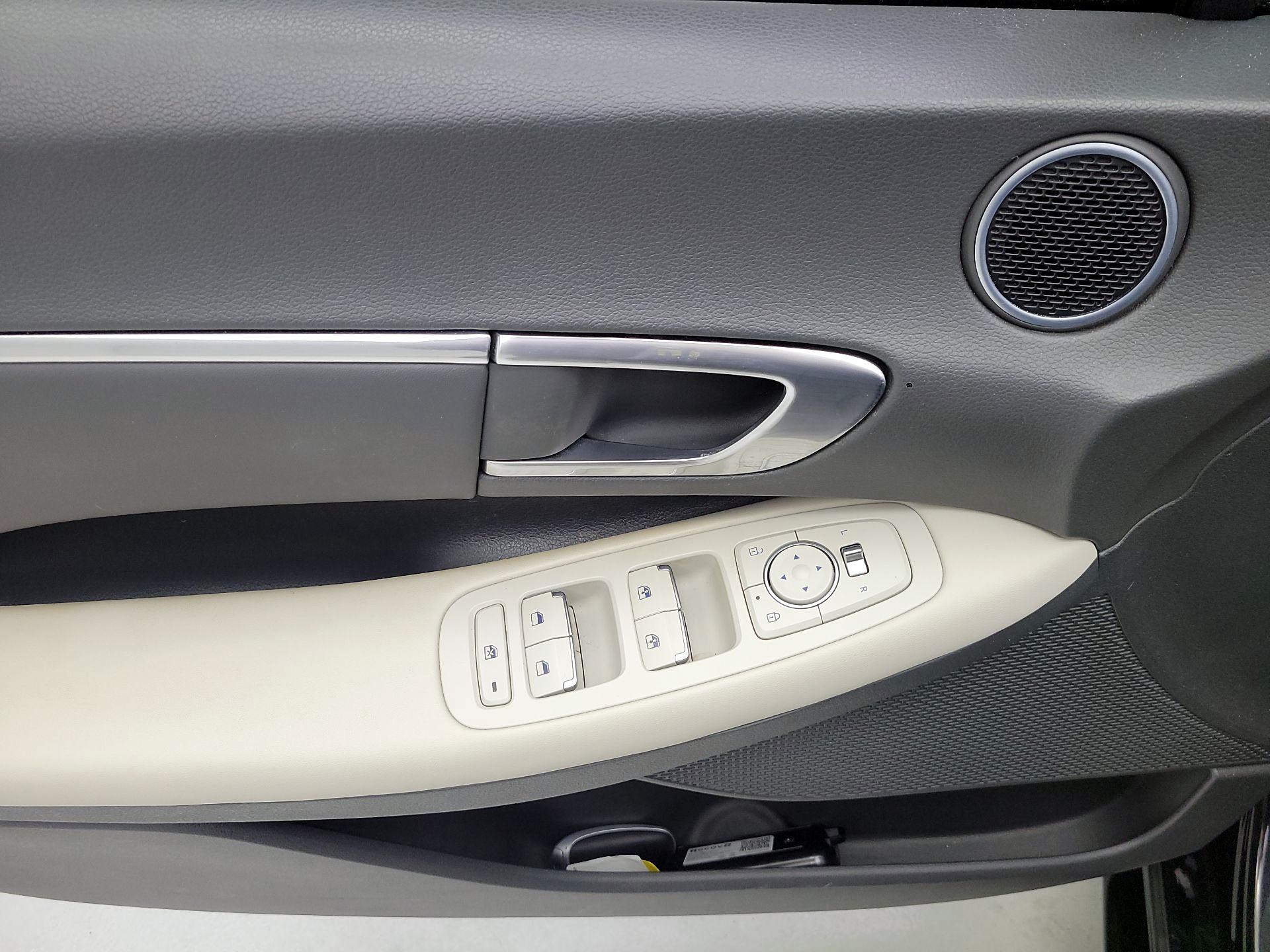 Thumbnail: 2023 Hyundai Sonata - 10