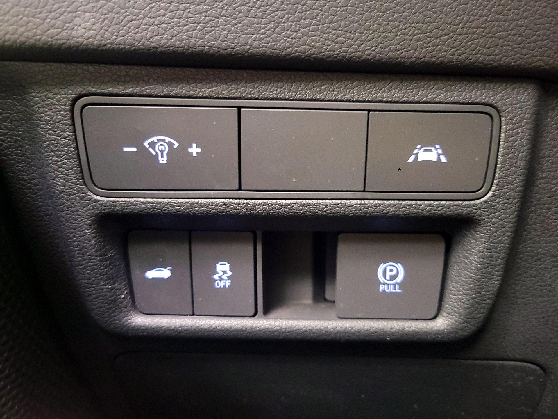 Thumbnail: 2023 Hyundai Sonata - 11