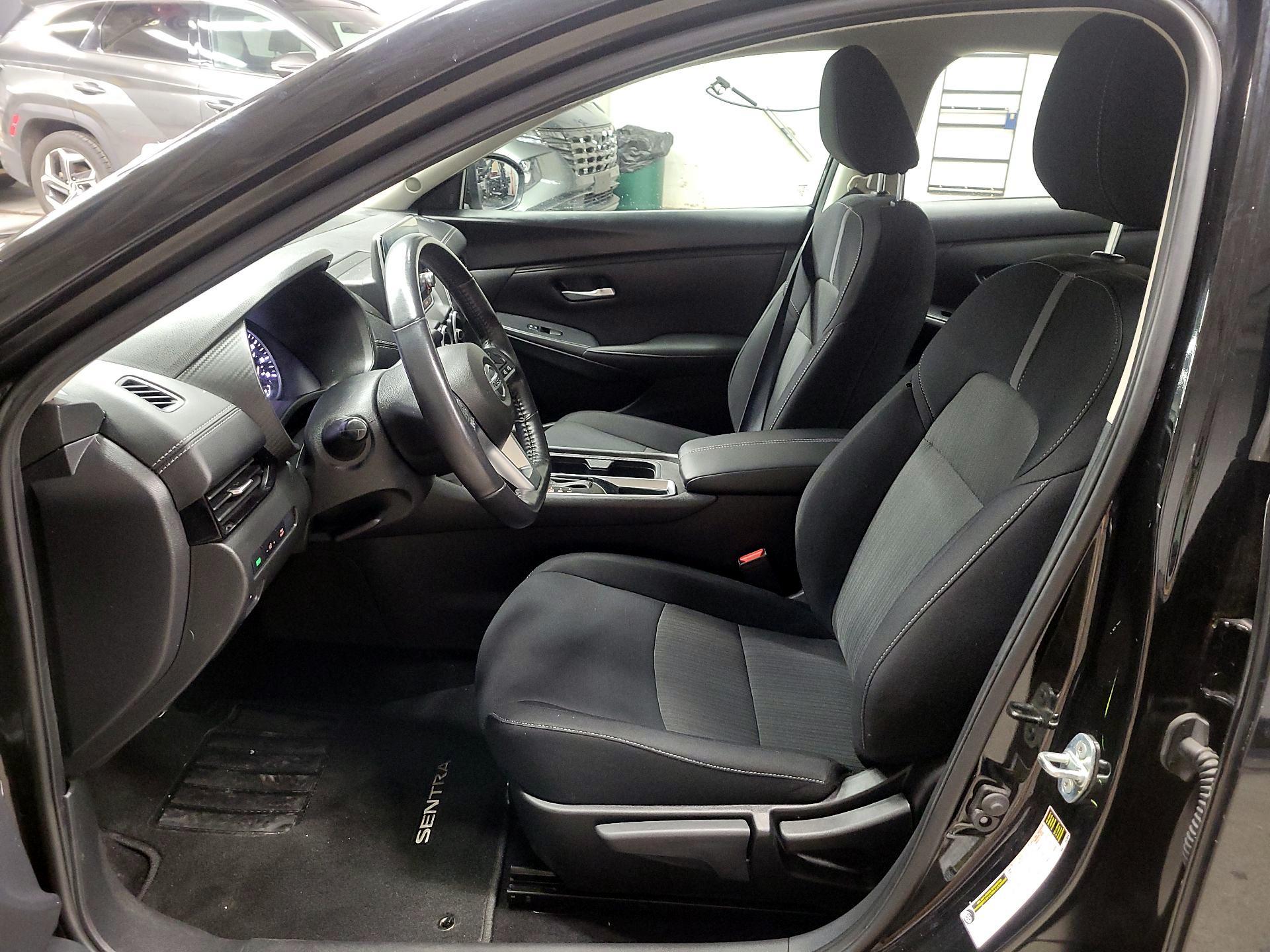 Thumbnail: 2023 Nissan Sentra - 9