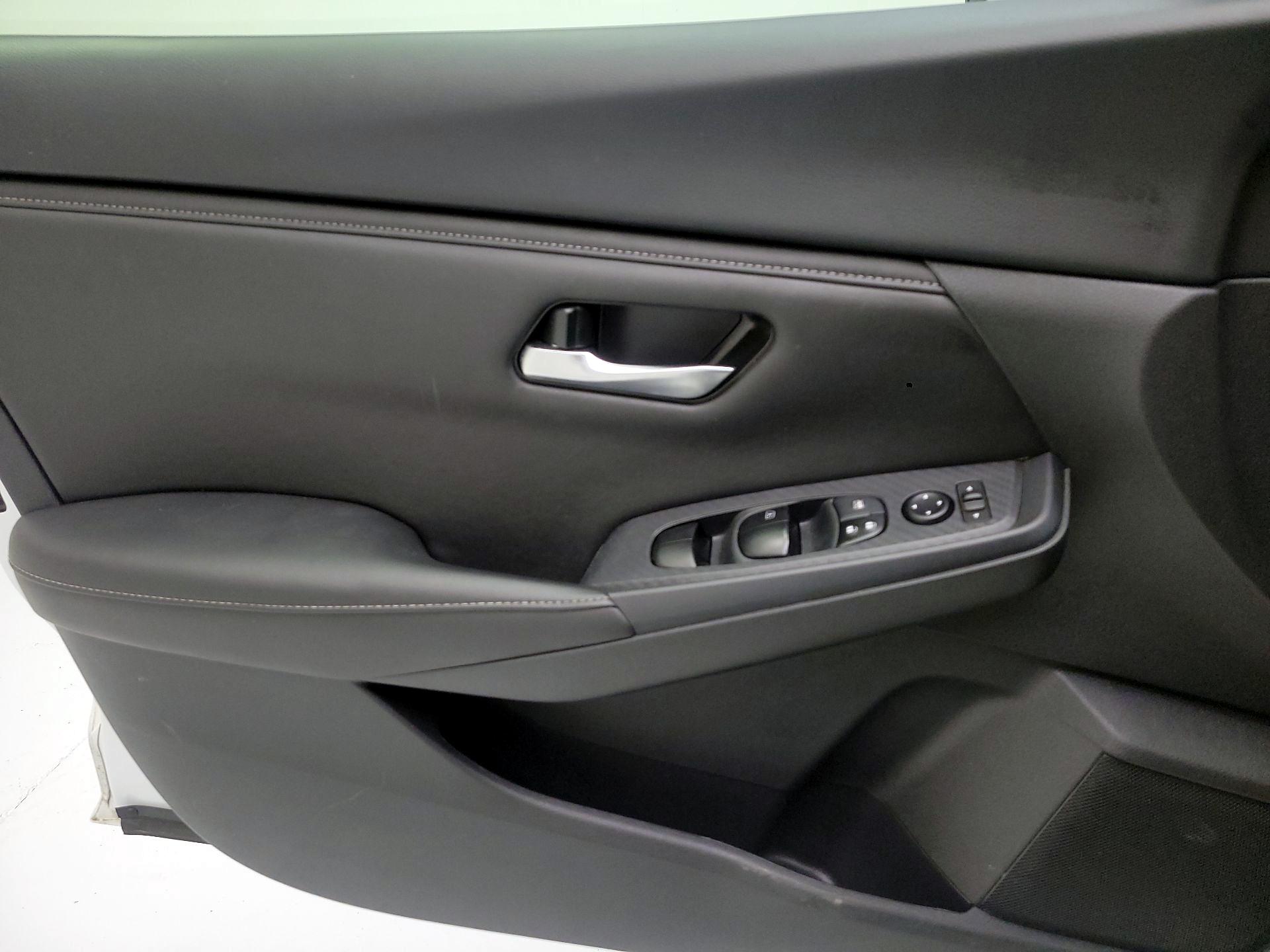 Thumbnail: 2023 Nissan Sentra - 10