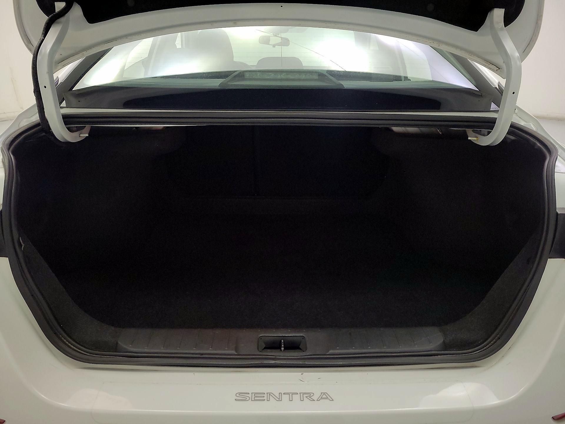 Thumbnail: 2023 Nissan Sentra - 18