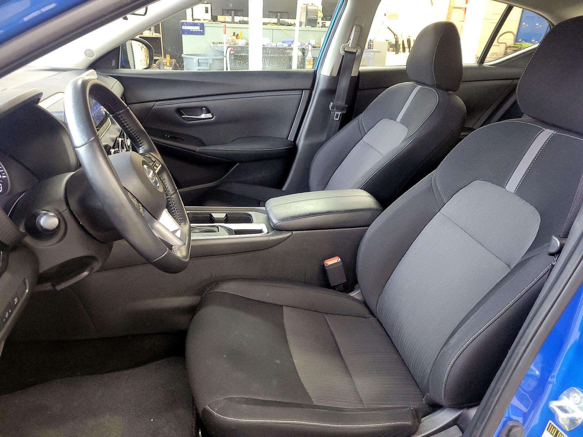 Thumbnail: 2023 Nissan Sentra - 9