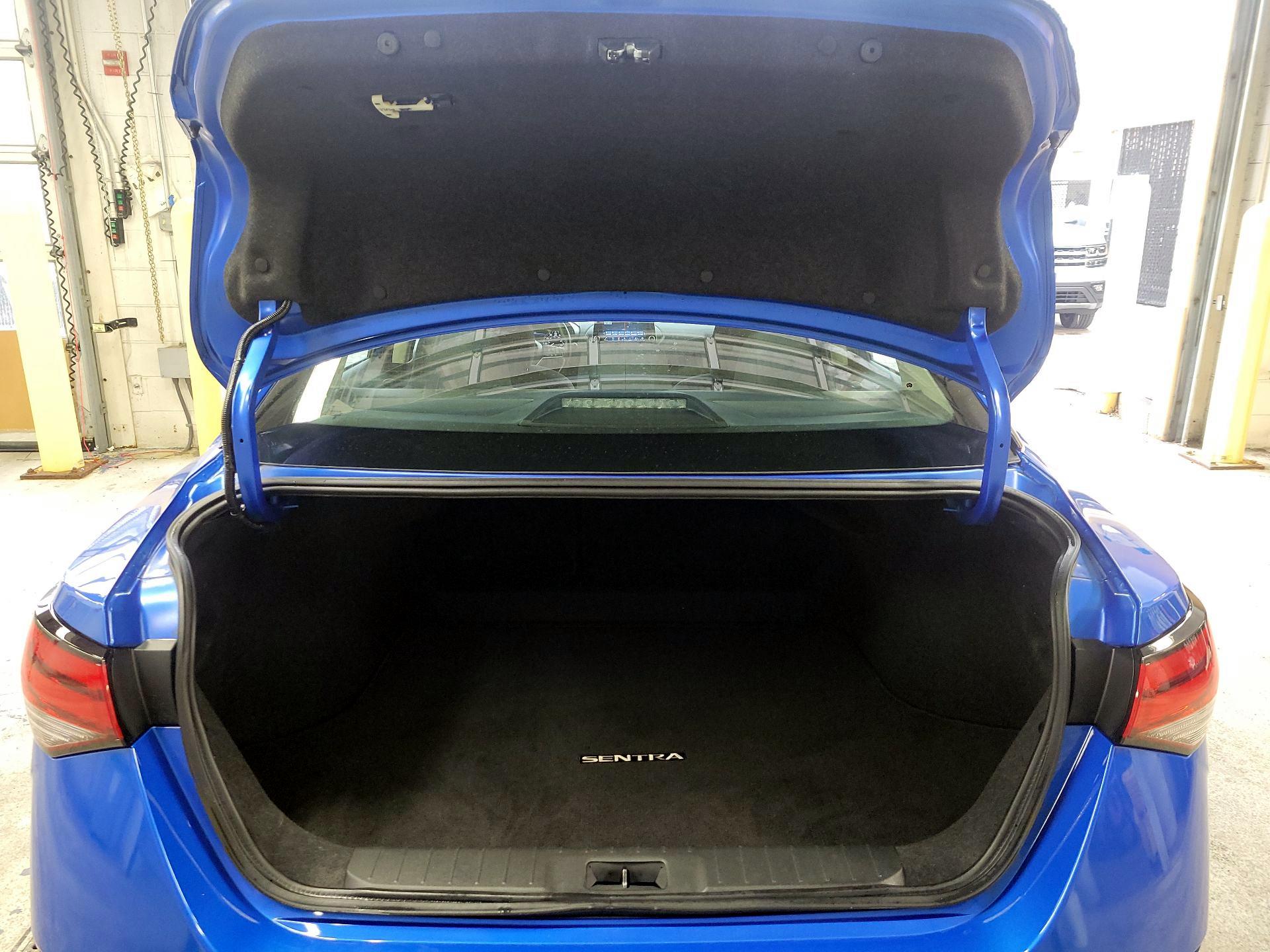 Thumbnail: 2023 Nissan Sentra - 18