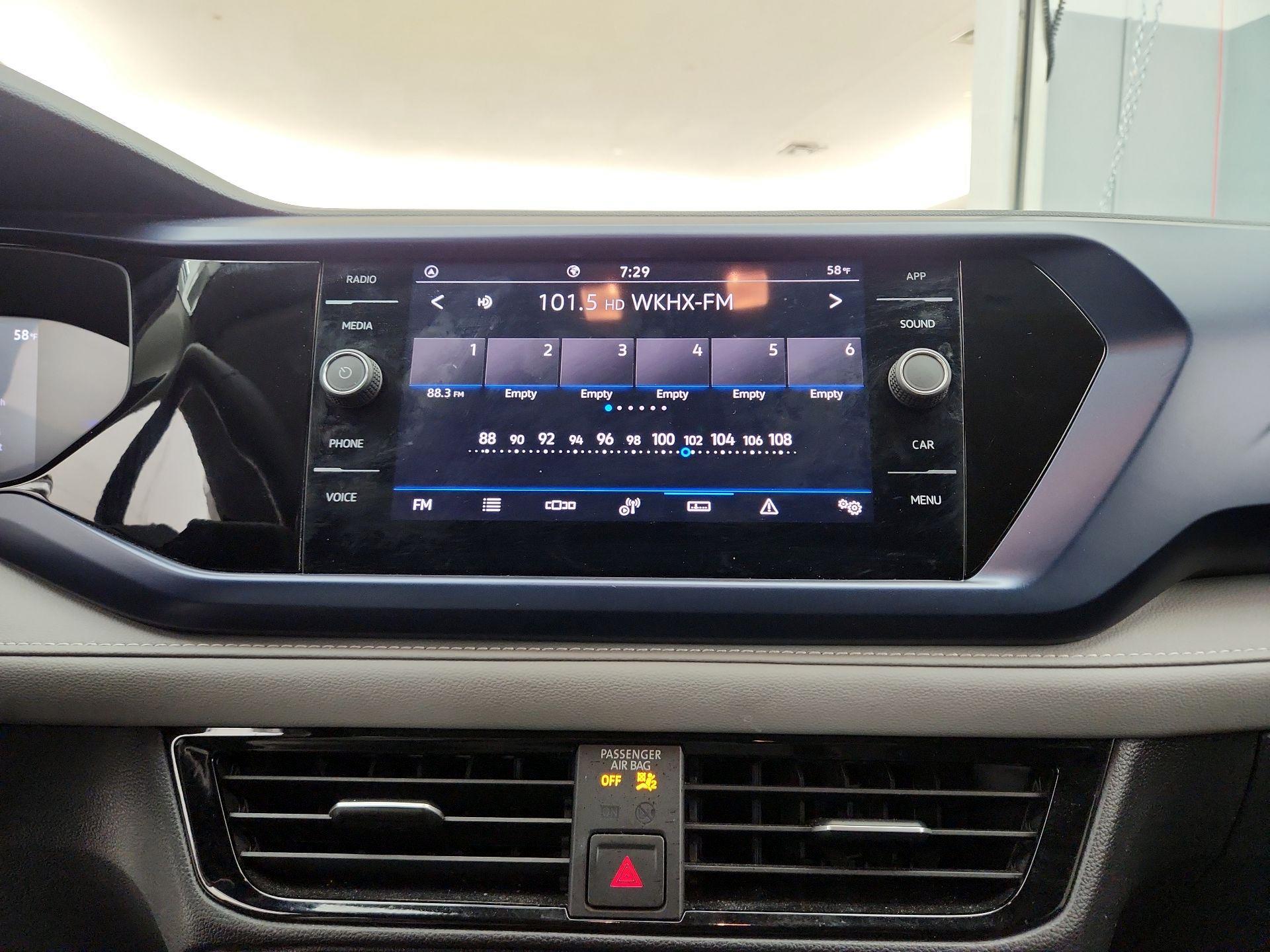 Thumbnail: 2024 Volkswagen Taos - 15